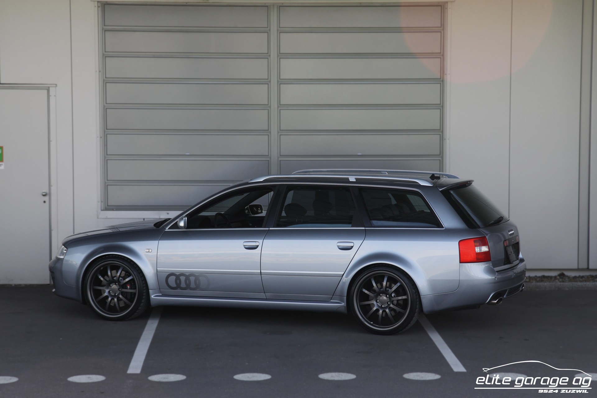 AUDI RS6 Avant QUATTRO SPORTEC-image-2