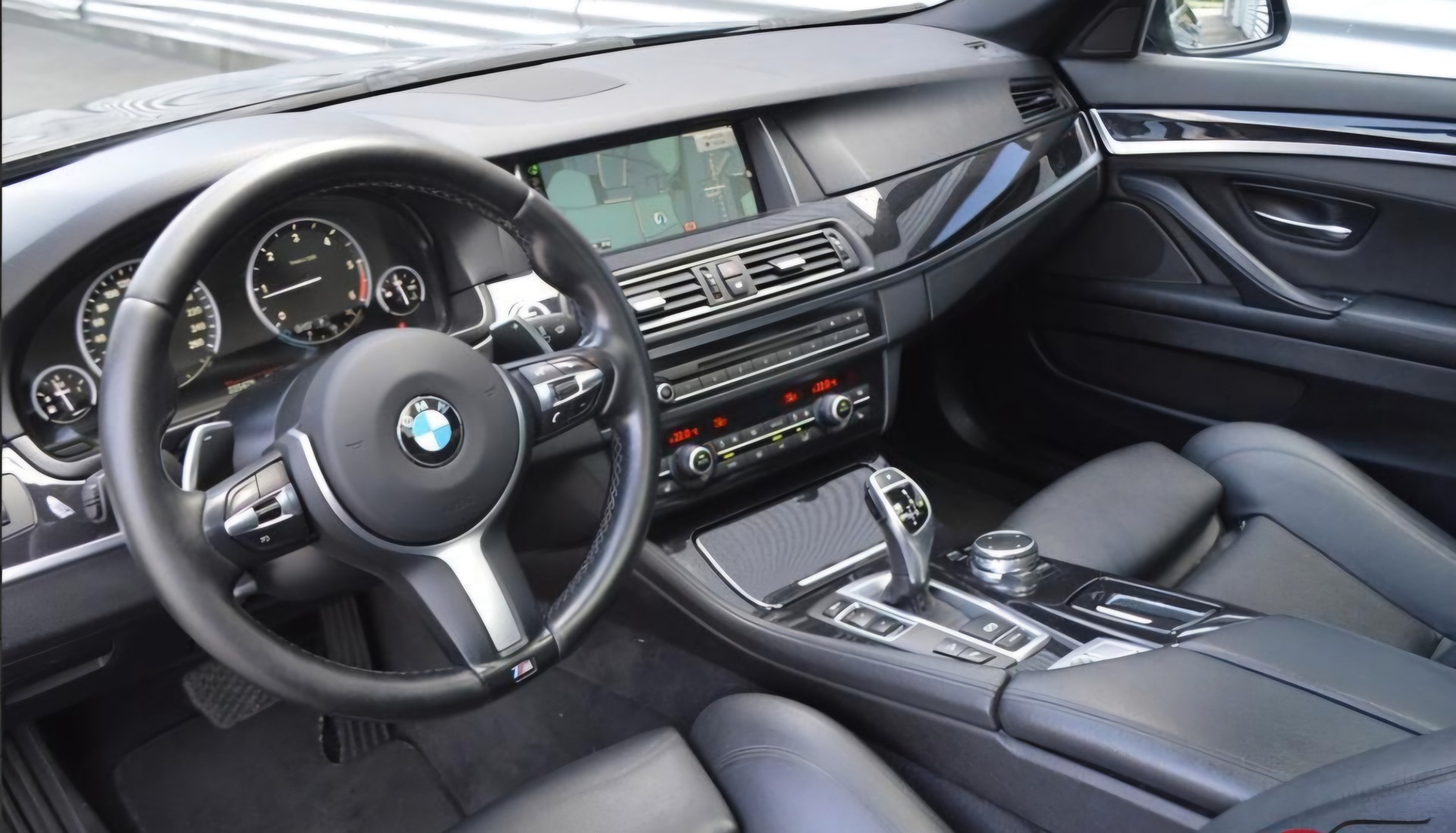 BMW 525d Touring xDrive Steptronic-image-9
