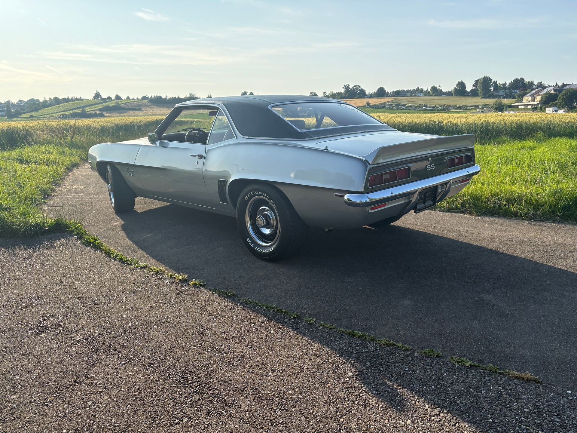 CHEVROLET Camaro SS 350-image-2