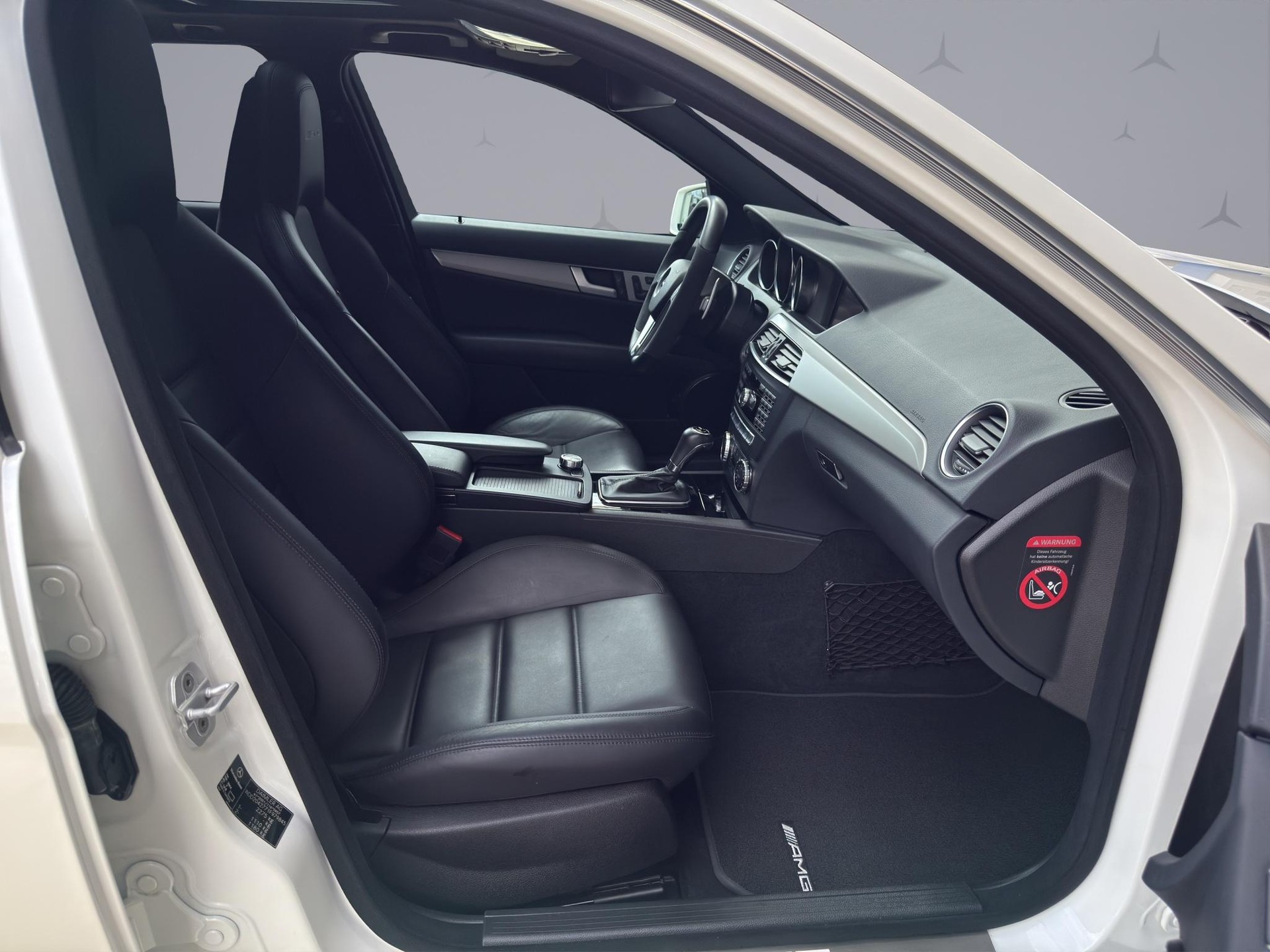MERCEDES-BENZ C 63 AMG C 63 V8 AMG Kombi-image-14