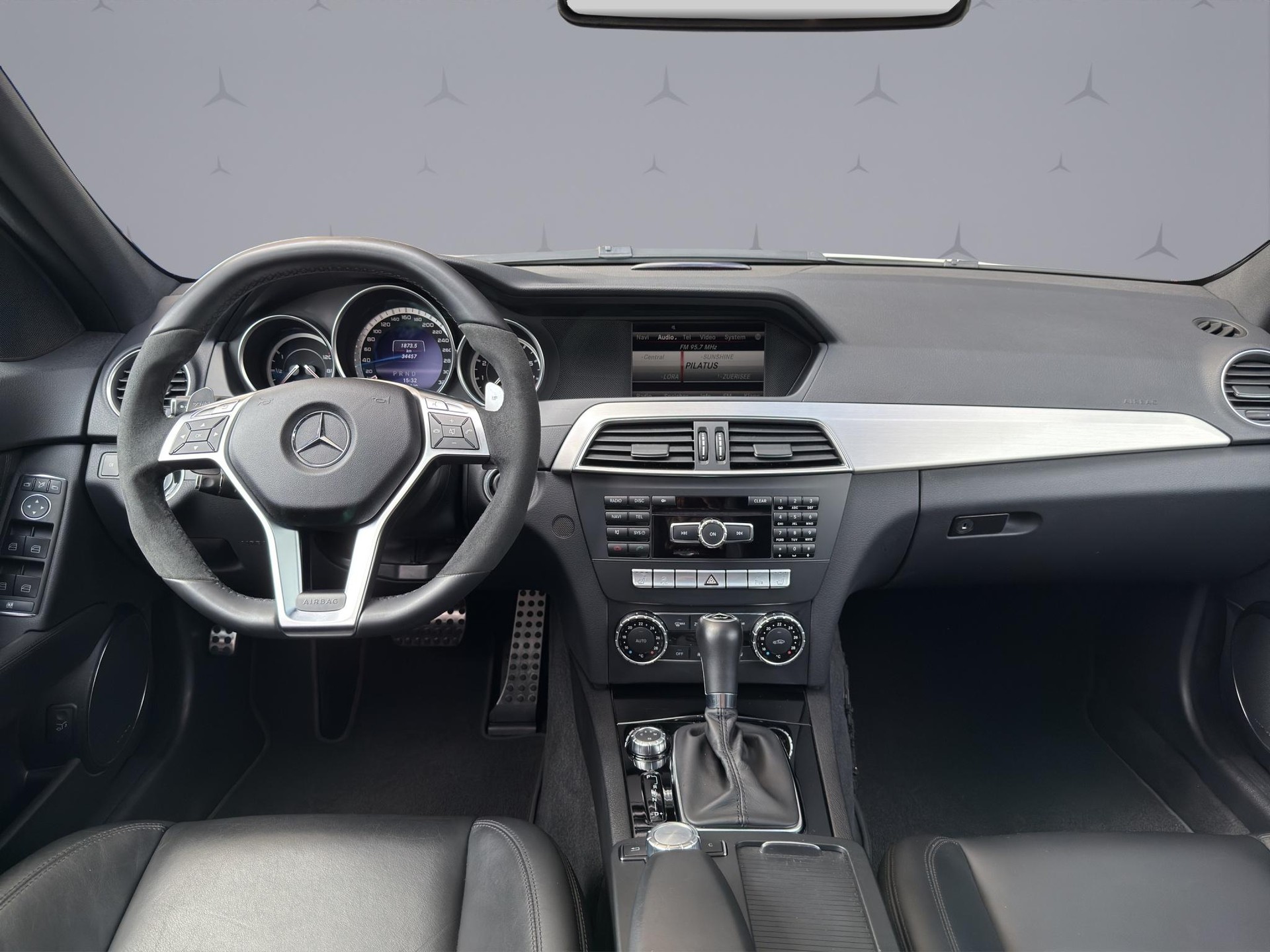 MERCEDES-BENZ C 63 V8 AMG Kombi-image-12