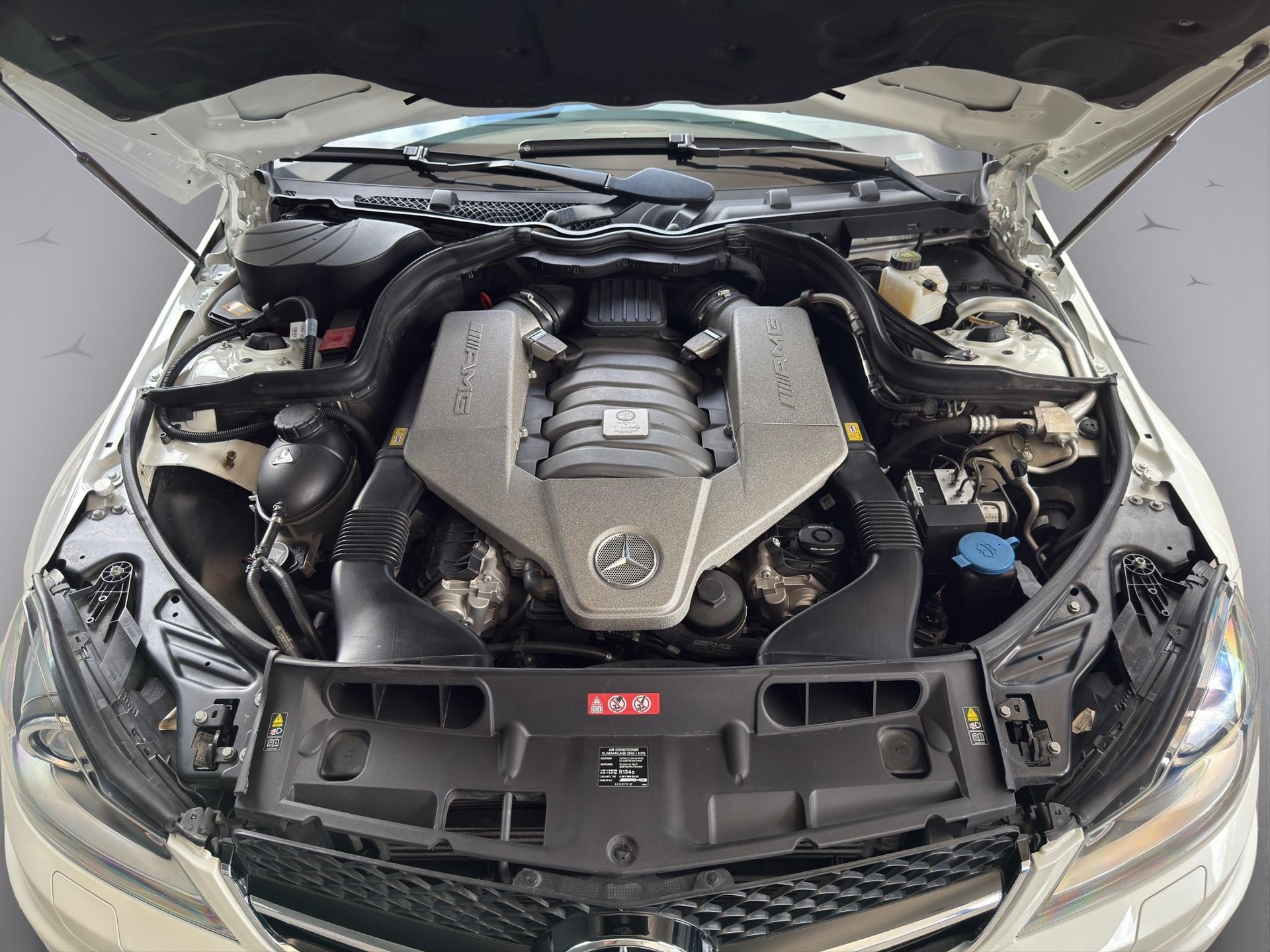 MERCEDES-BENZ C 63 AMG C 63 V8 AMG Kombi-image-17