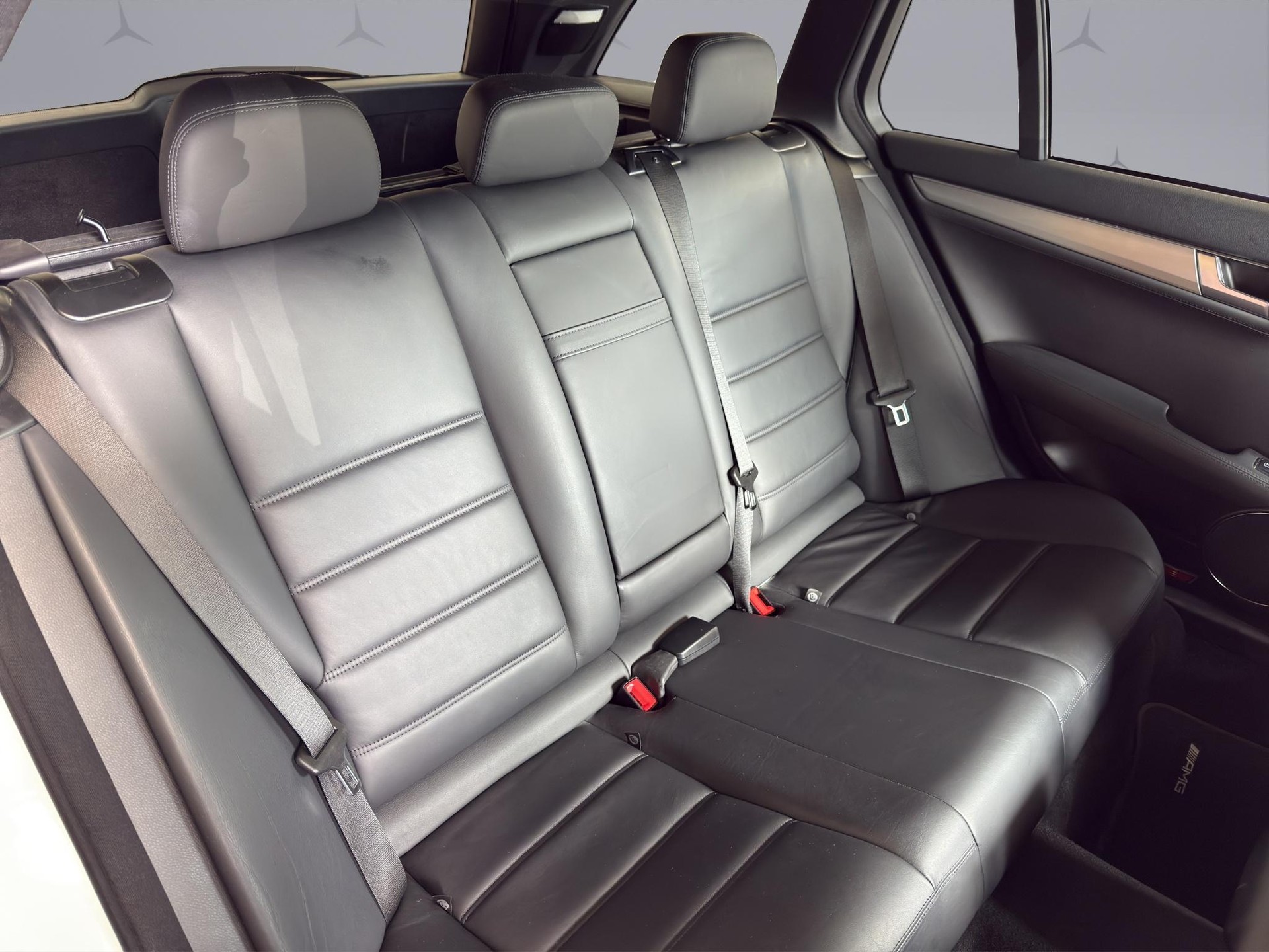 MERCEDES-BENZ C 63 V8 AMG Kombi-image-15
