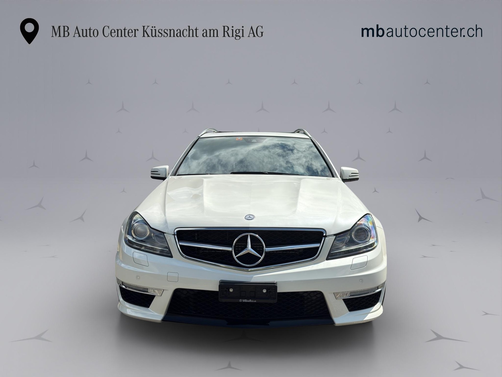 MERCEDES-BENZ C 63 V8 AMG Kombi-showroom-element-1