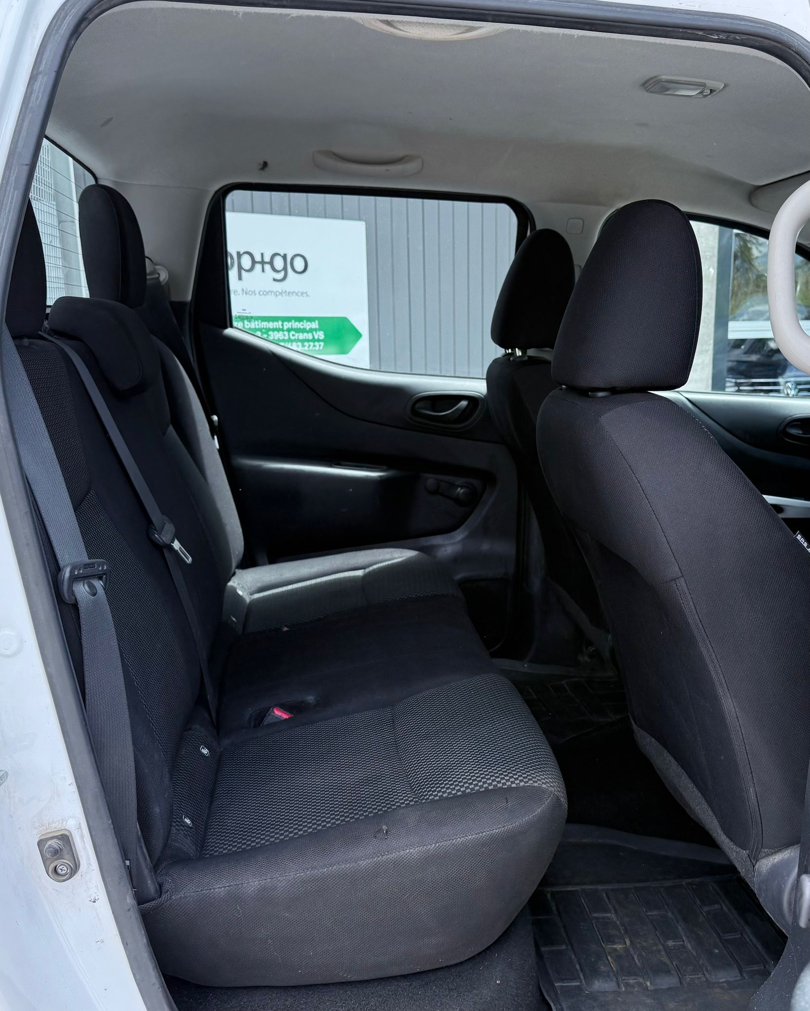 NISSAN Navara Double Cab Visia 2.3 dCi 4WD-image-9