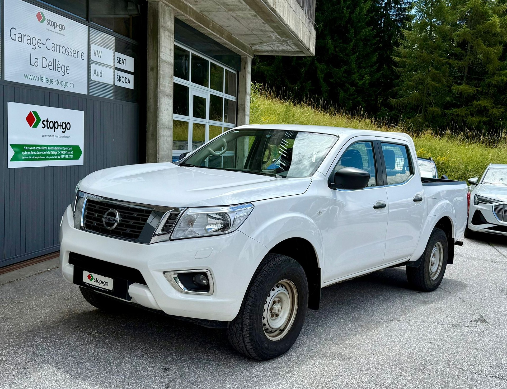 NISSAN Navara Double Cab Visia 2.3 dCi 4WD-image-1