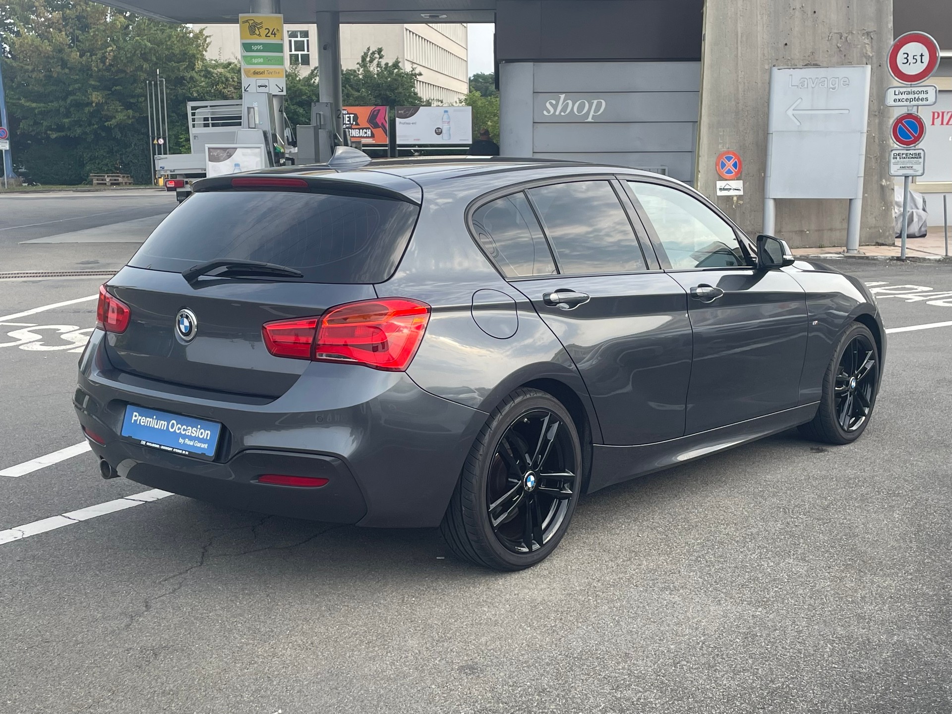 BMW 114d Business M sport-showroom-element-2