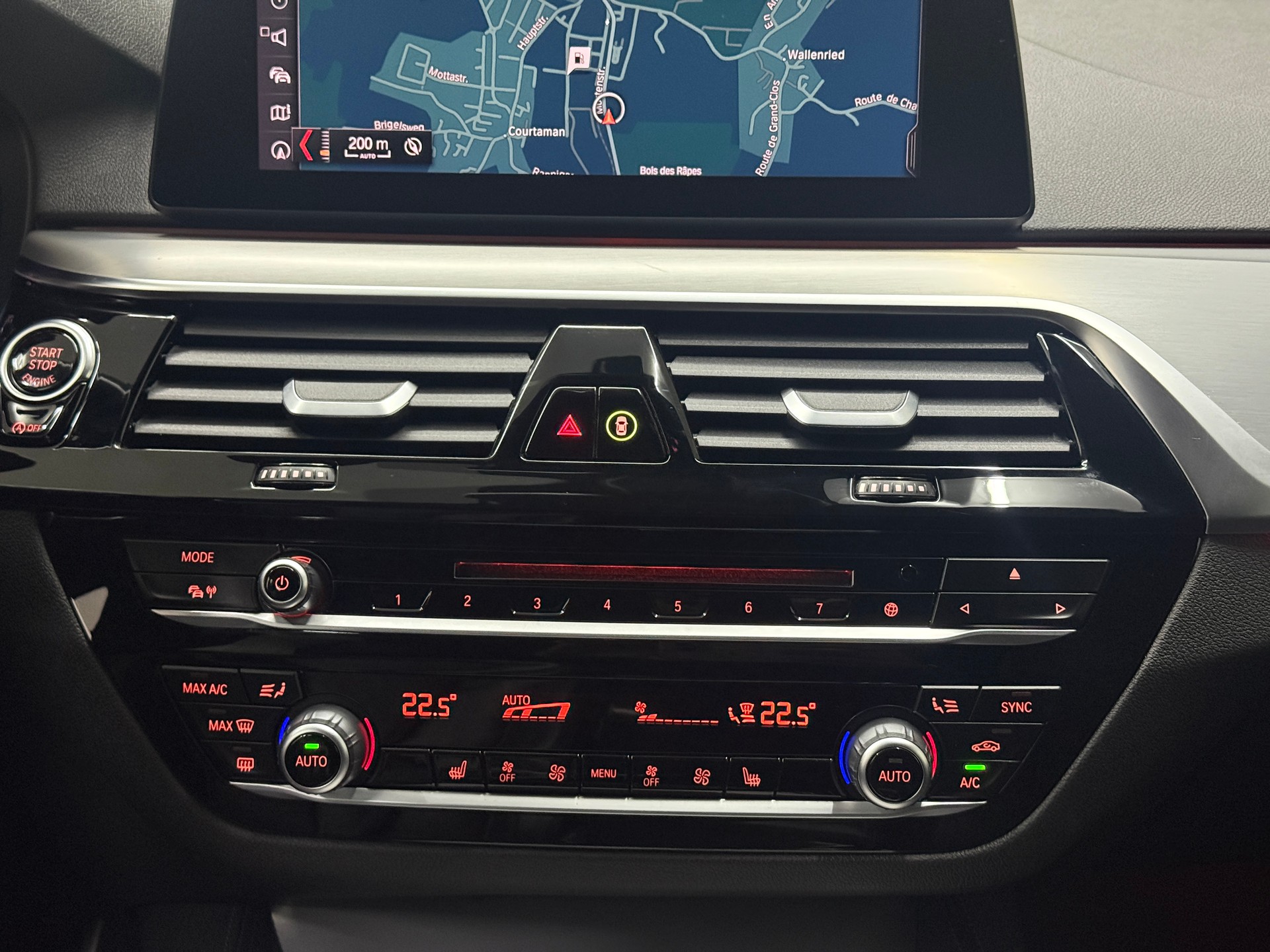 BMW 520d xDrive Steptronic-image-10
