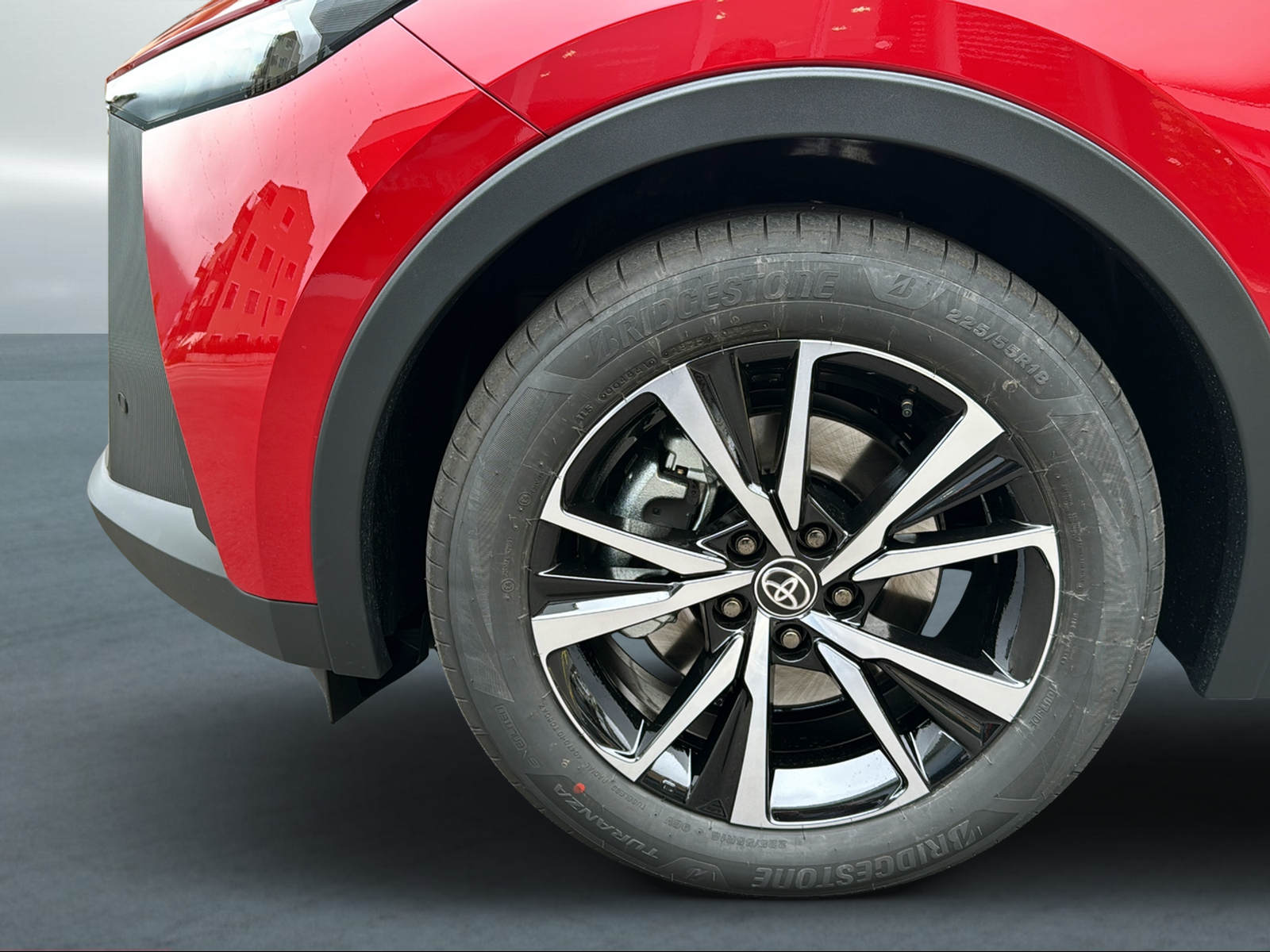 TOYOTA C-HR 2.0 PHEV CVT Swiss Edition-image-9