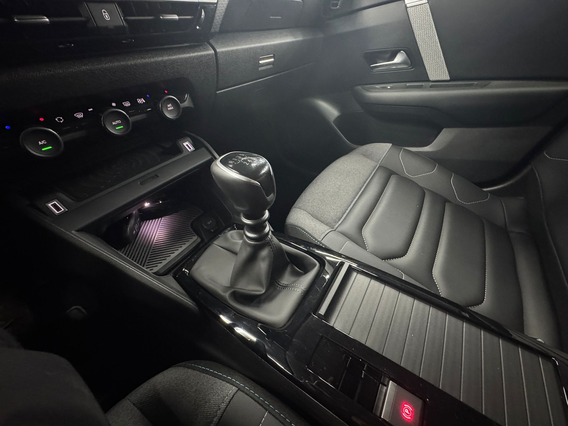 CITROEN C4 1.2 Pure Tech Max-image-15