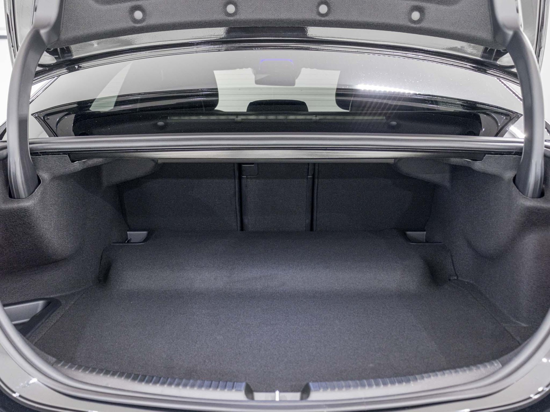 MERCEDES-BENZ C 63 S AMG E Performance 4MATIC "Executive Edition"-image-13