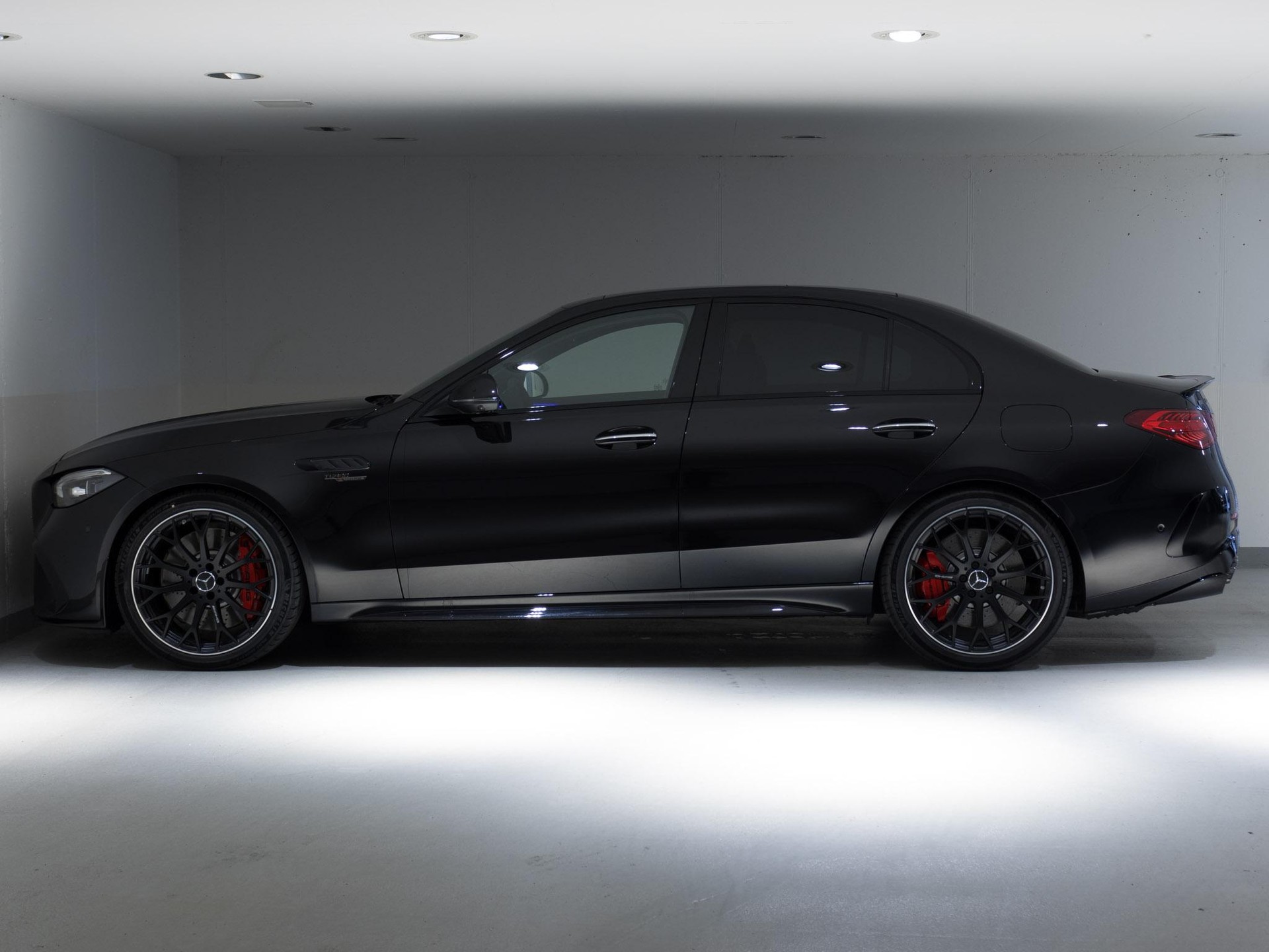 MERCEDES-BENZ C 63 S AMG E Performance 4MATIC "Executive Edition"-image-5