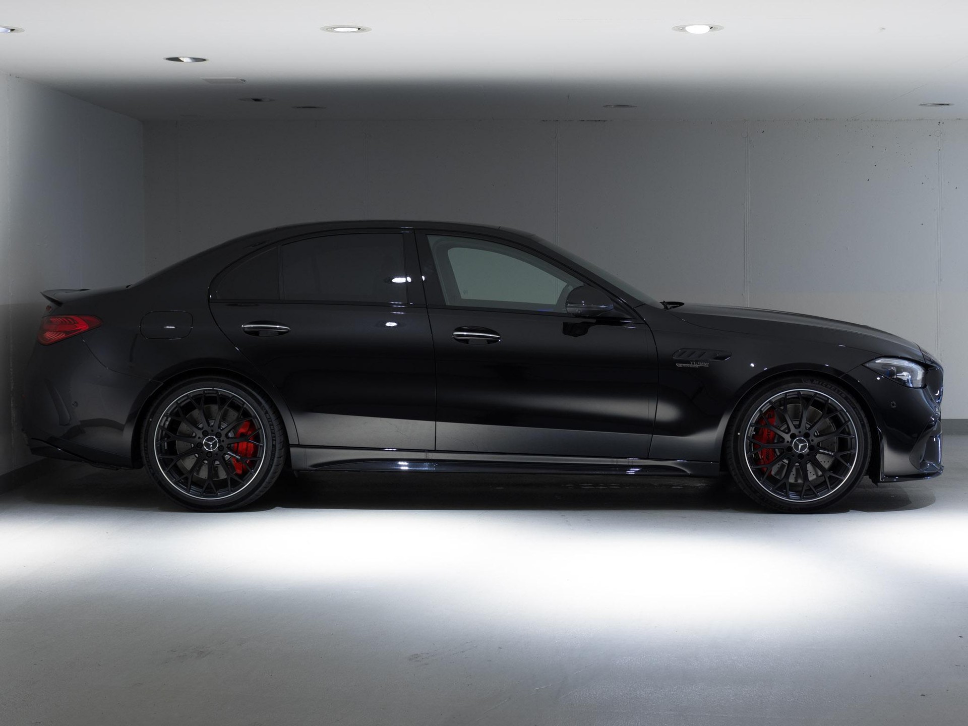 MERCEDES-BENZ C 63 S AMG E Performance 4MATIC "Executive Edition"-image-1