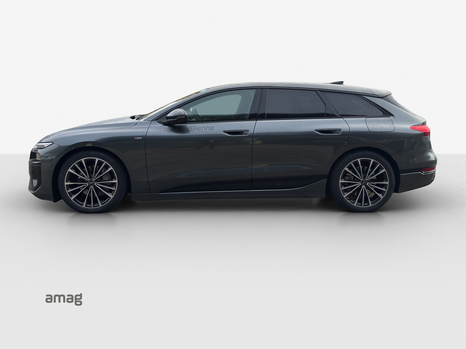 AUDI A6 Avant e-tron quattro-image-1