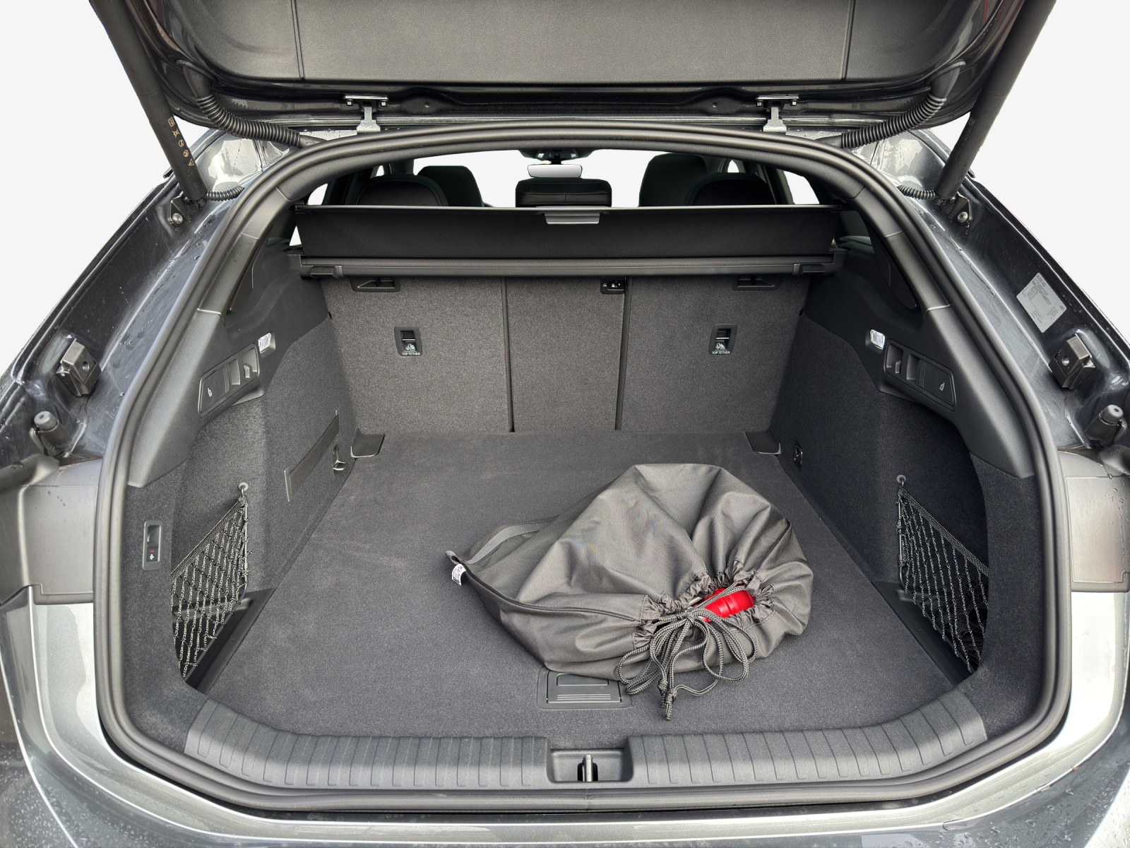 AUDI A6 Avant e-tron quattro-image-12