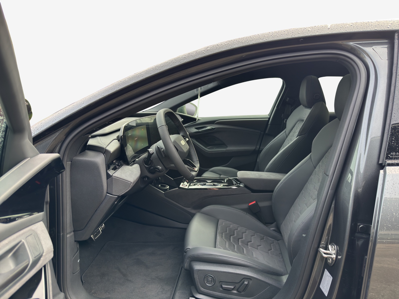 AUDI A6 Avant e-tron quattro-image-7