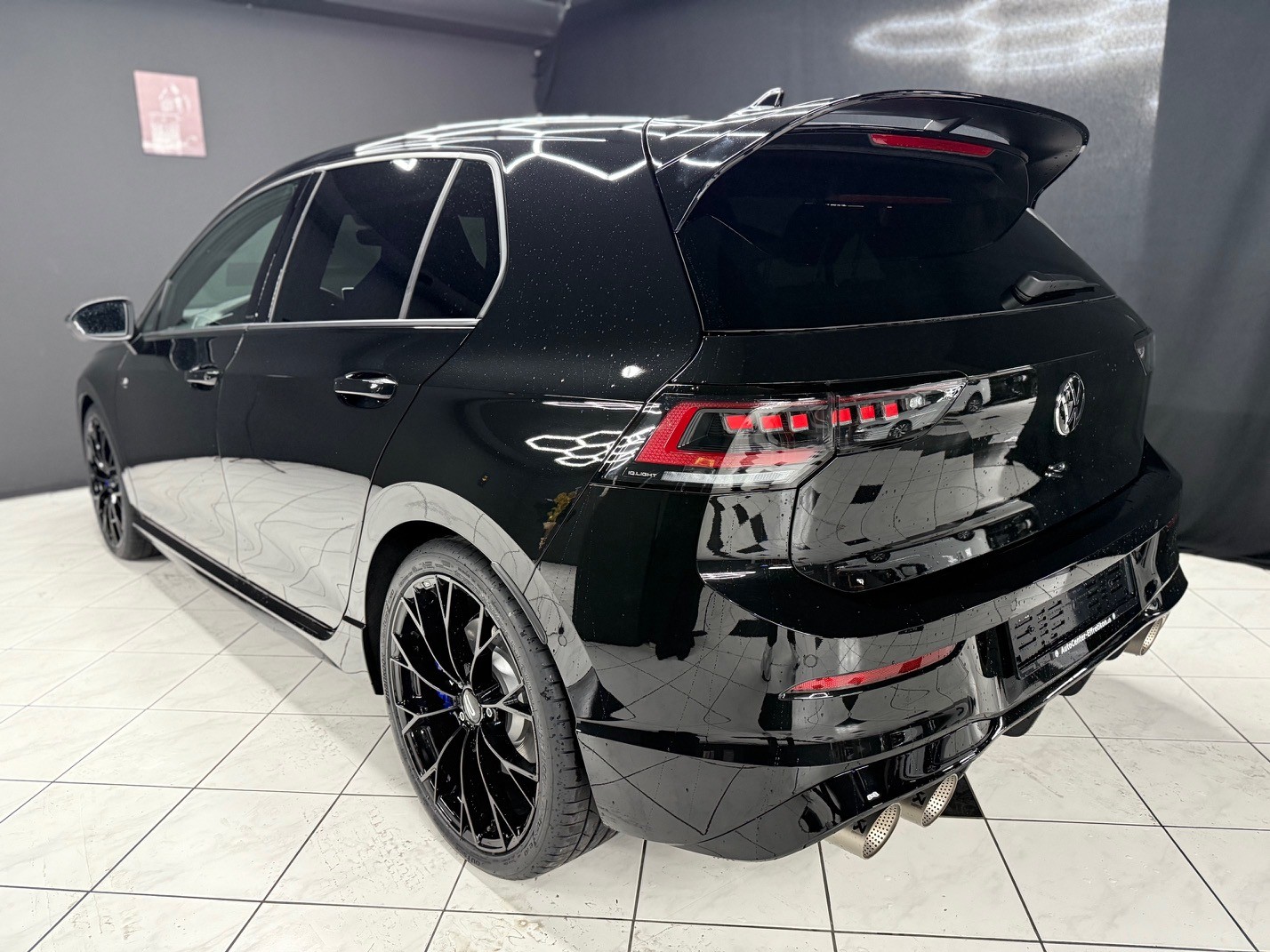 VW Golf 2.0TSI R 4M-image-6