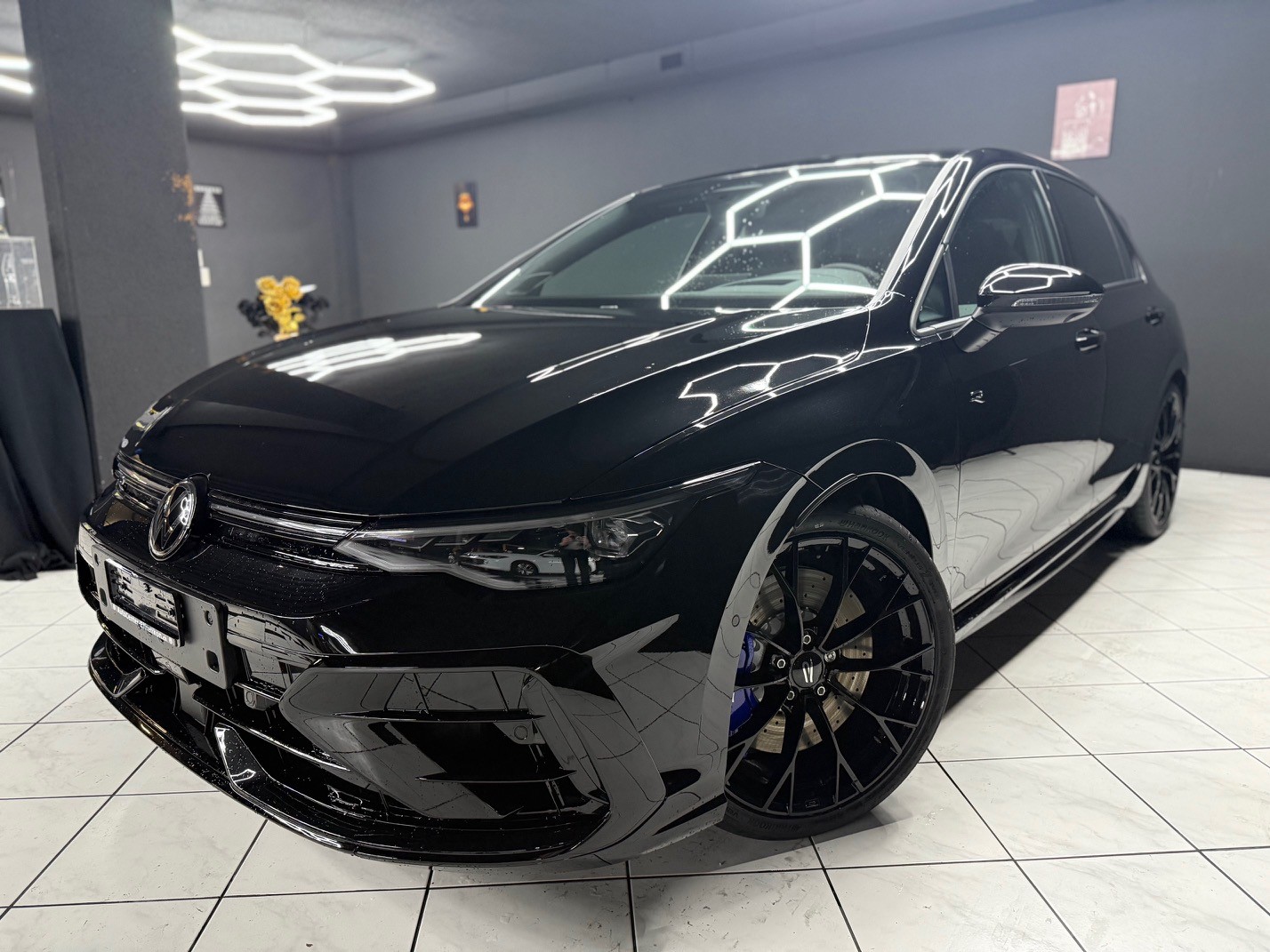 VW Golf 2.0TSI R 4M-image-1