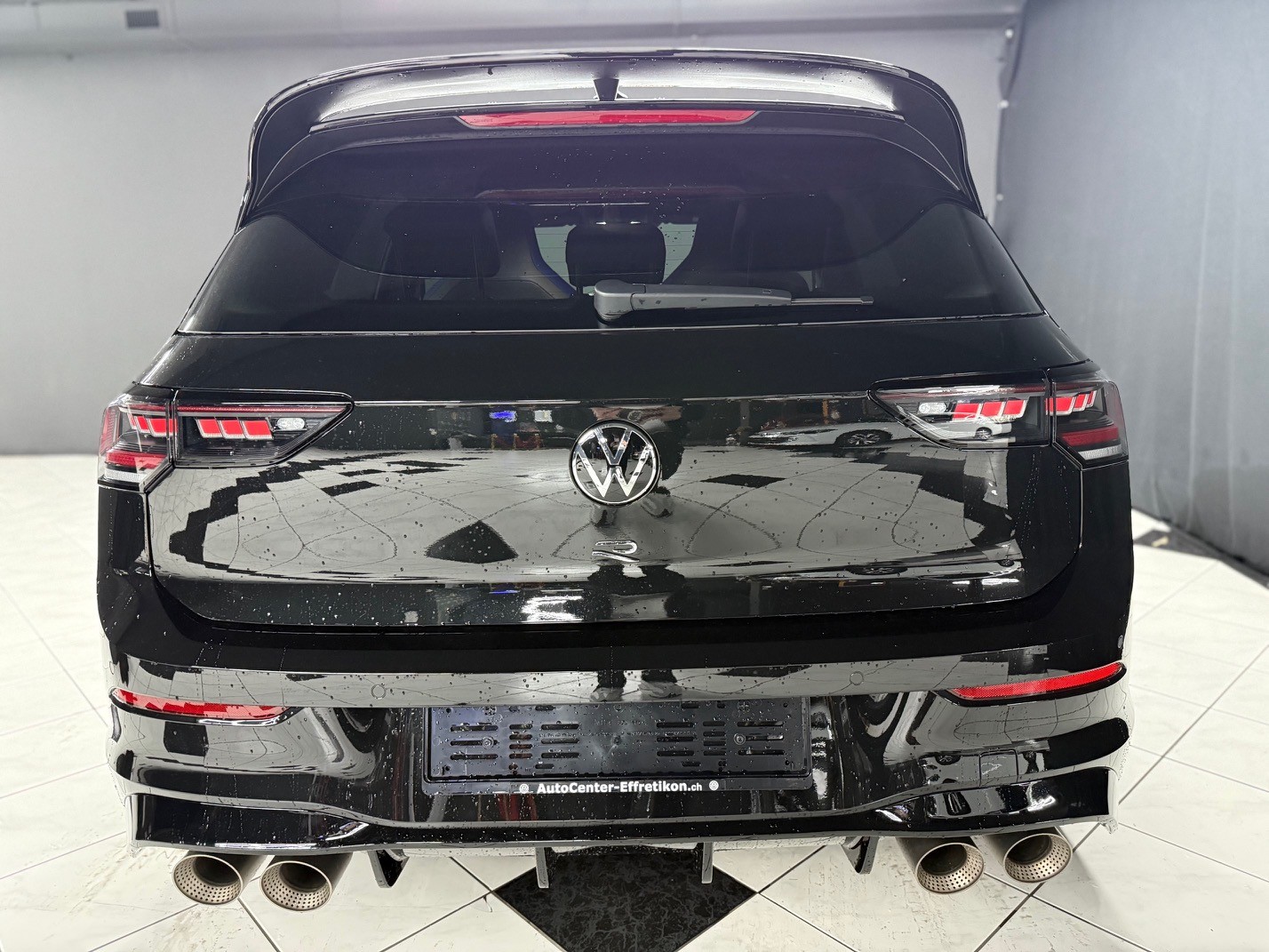 VW Golf 2.0TSI R 4M-image-4