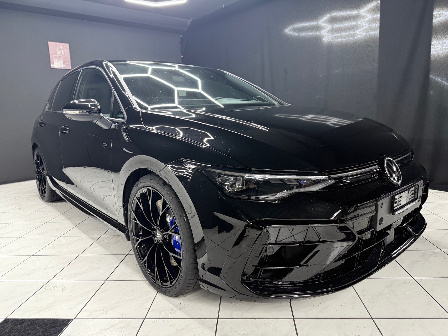 VW Golf 2.0TSI R 4M-image-3