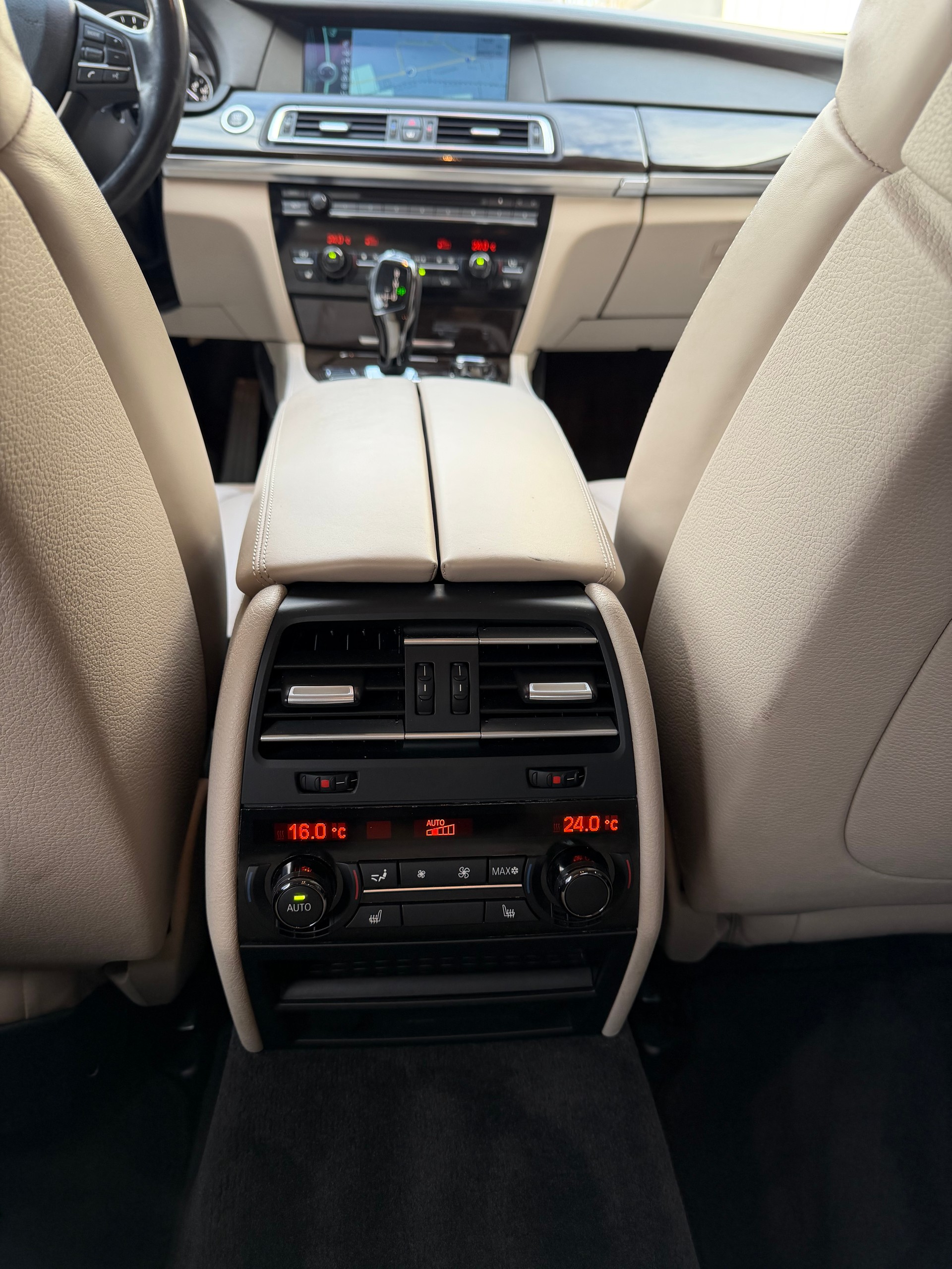 BMW ActiveHybrid 7-image-13