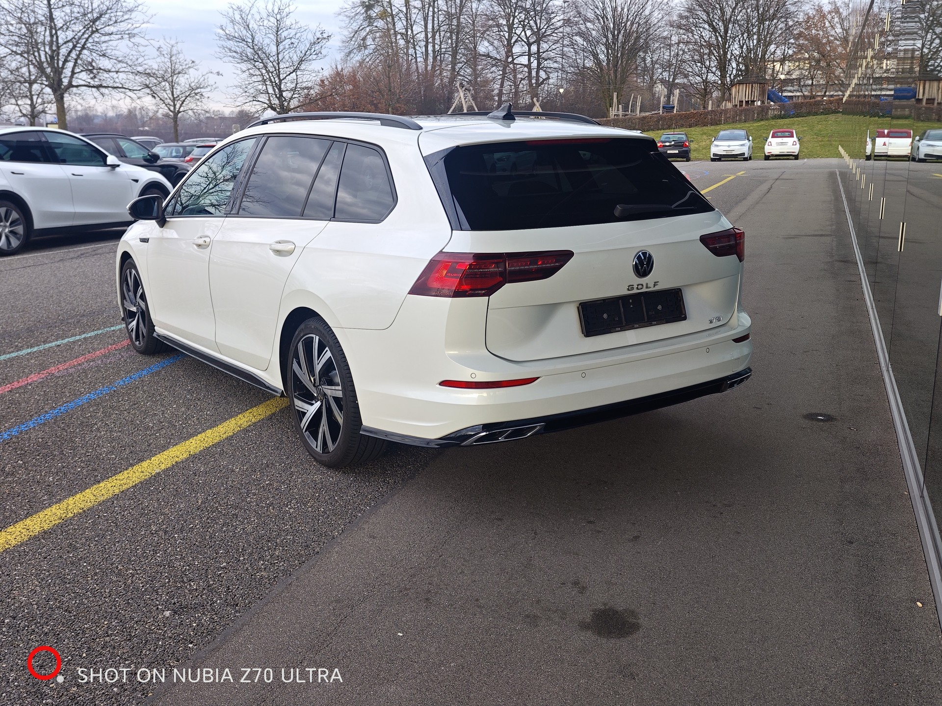 VW Golf Variant 1.5 eTSI mHEV R-LINE - PANORAMA - HEAD UP-image-6