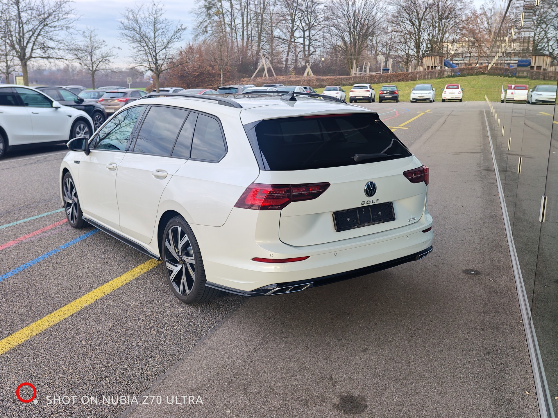 VW Golf Variant 1.5 eTSI mHEV R-LINE - PANORAMA - HEAD UP-image-5