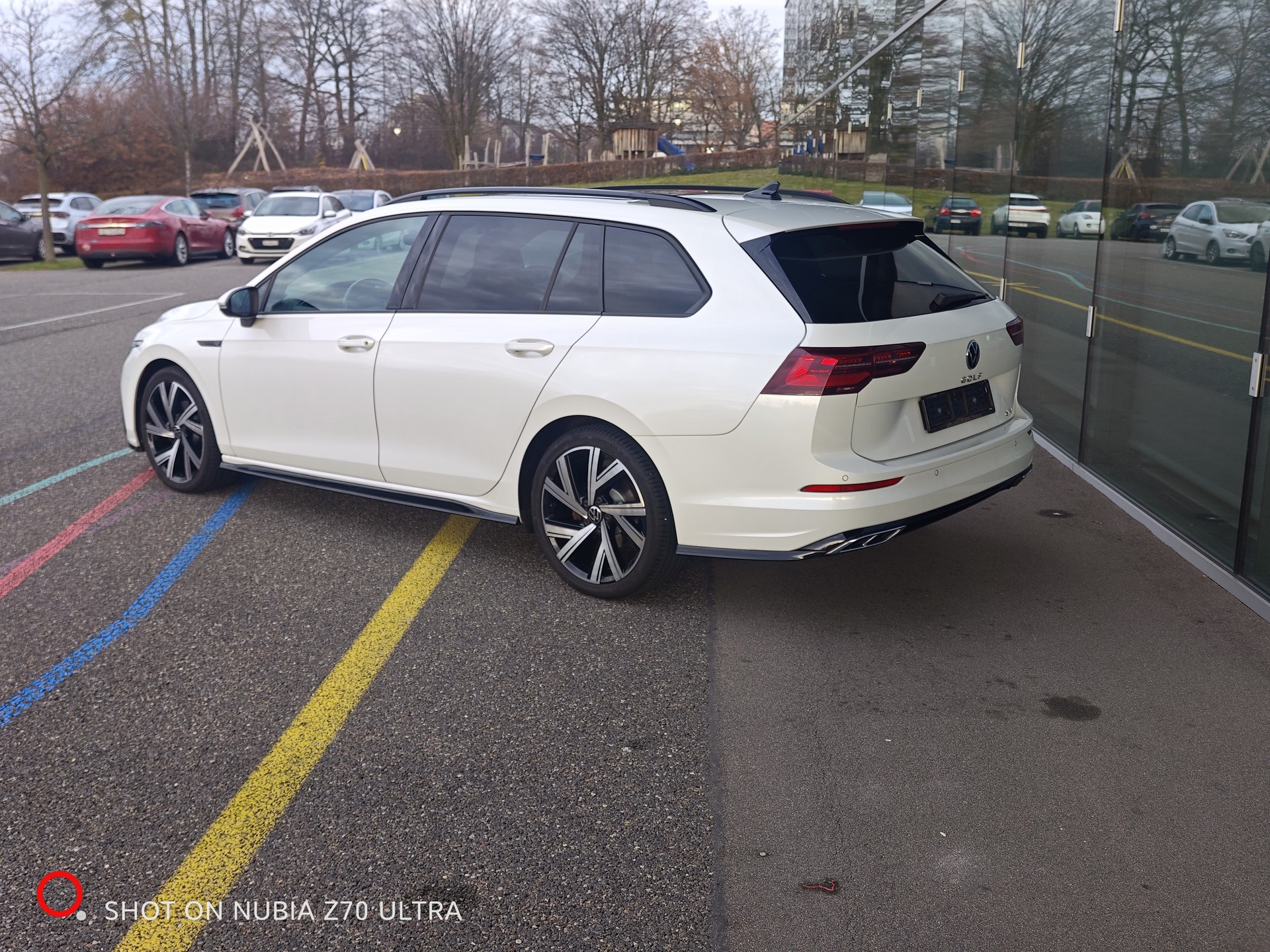 VW Golf Variant 1.5 eTSI mHEV R-LINE - PANORAMA - HEAD UP-image-3