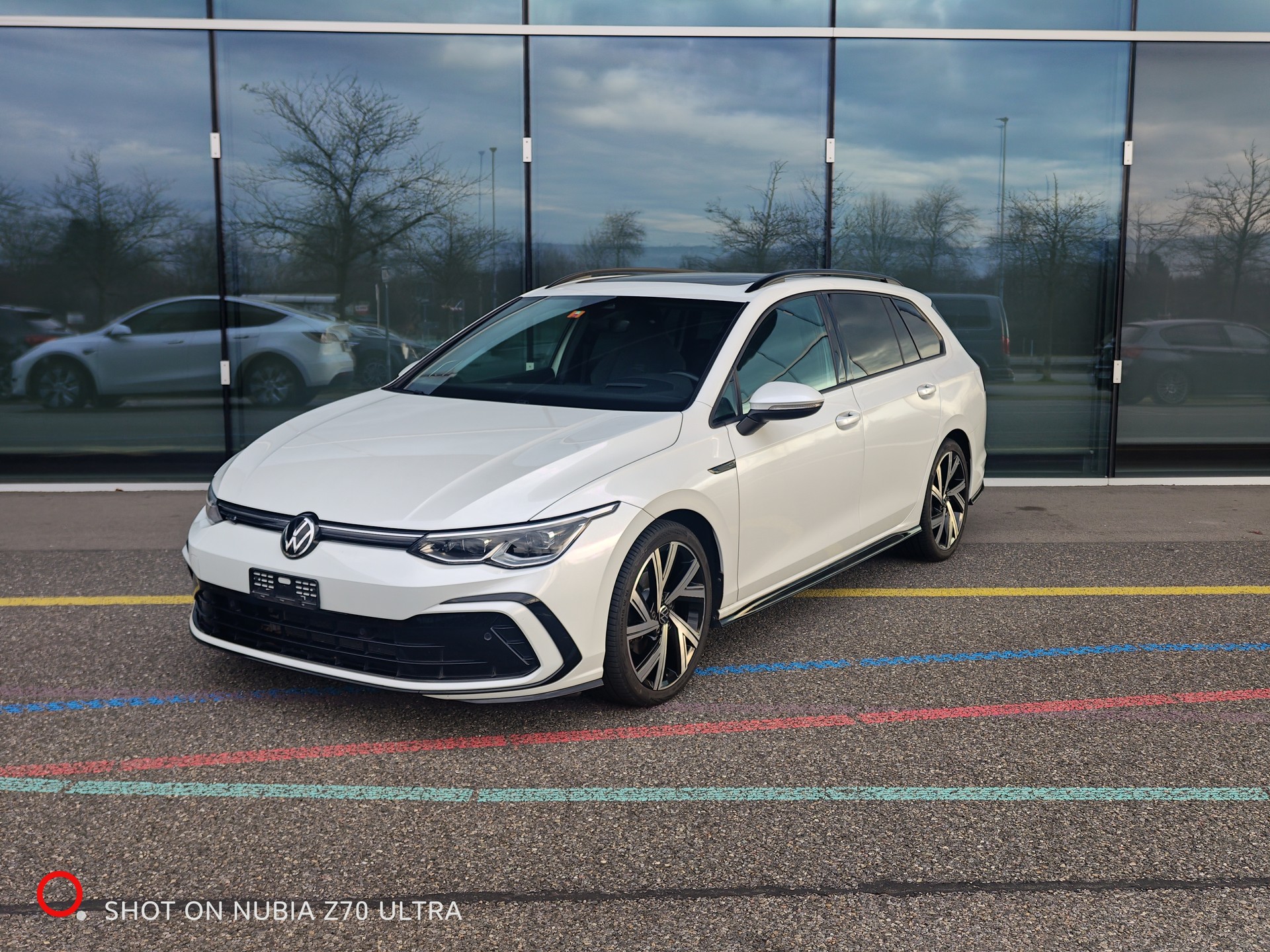 VW Golf Variant 1.5 eTSI mHEV R-LINE - PANORAMA - HEAD UP