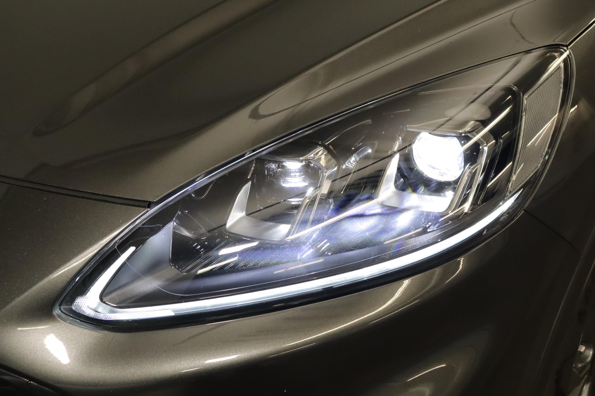 FORD Kuga 2.0 EcoBlue ST-Line-image-15