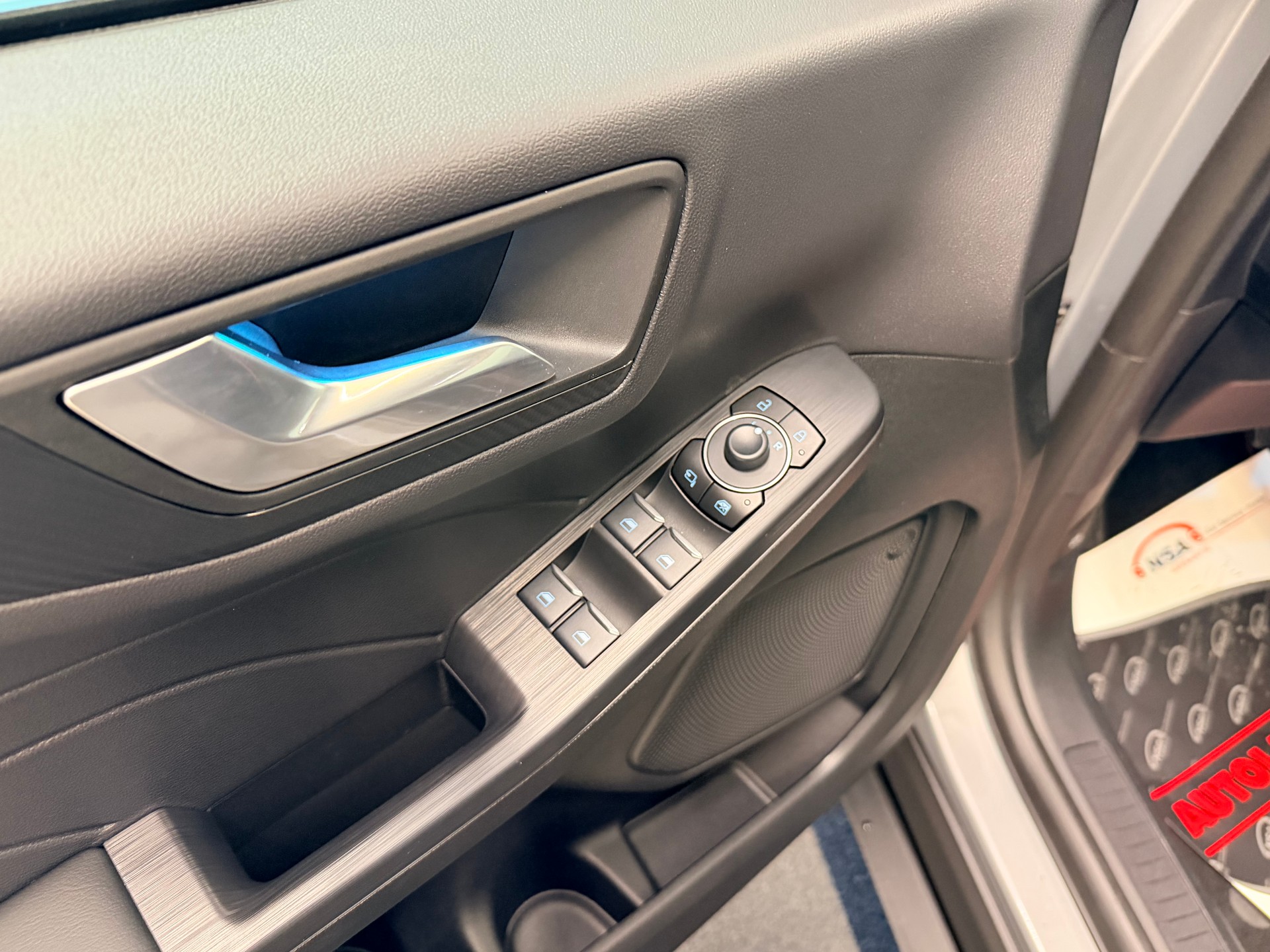 FORD Kuga 2.5 FHEV ST-Line 4WD-image-12