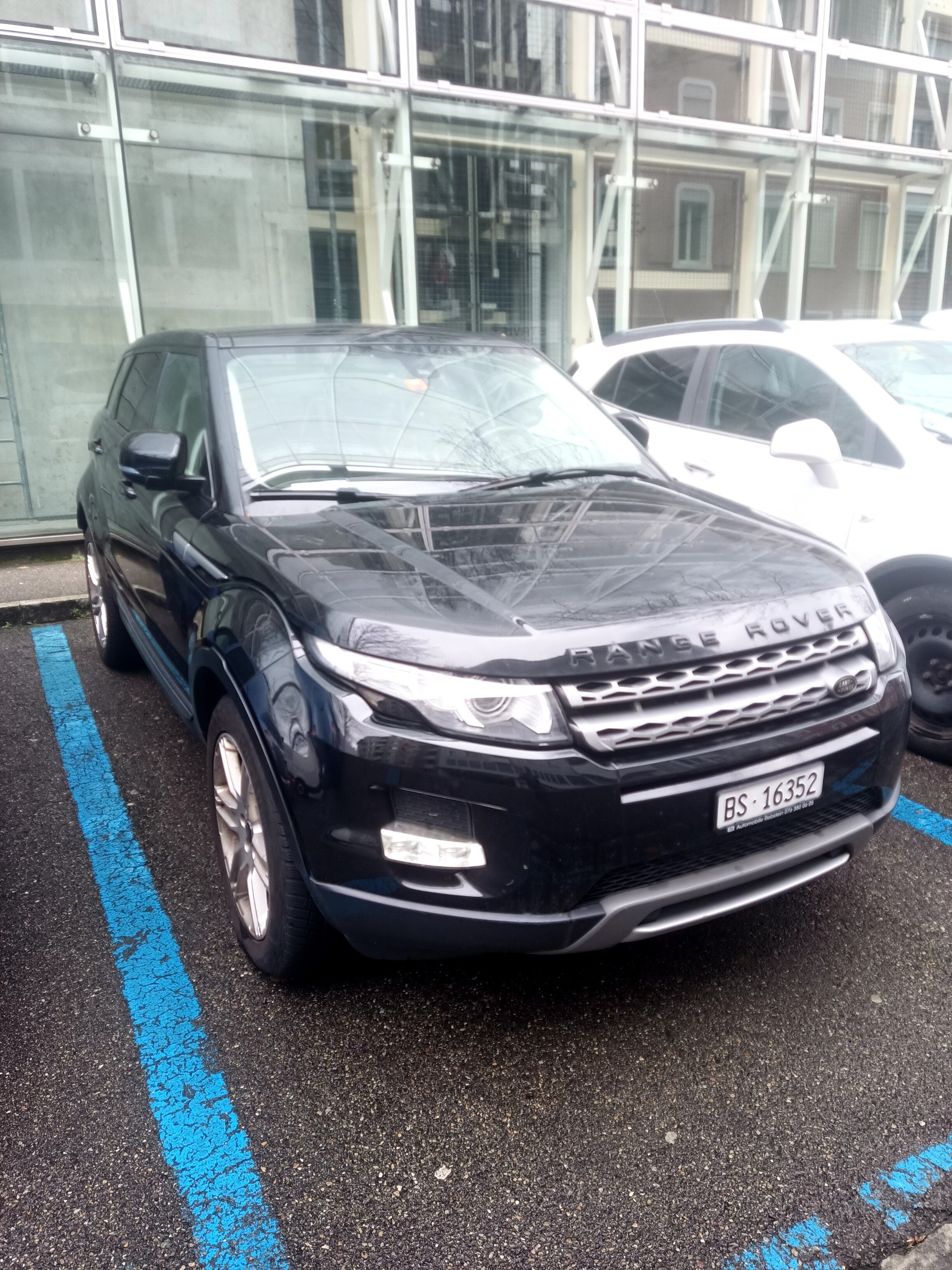 LAND ROVER Range Rover Evoque 2.2 TD4 Prestige-image-0