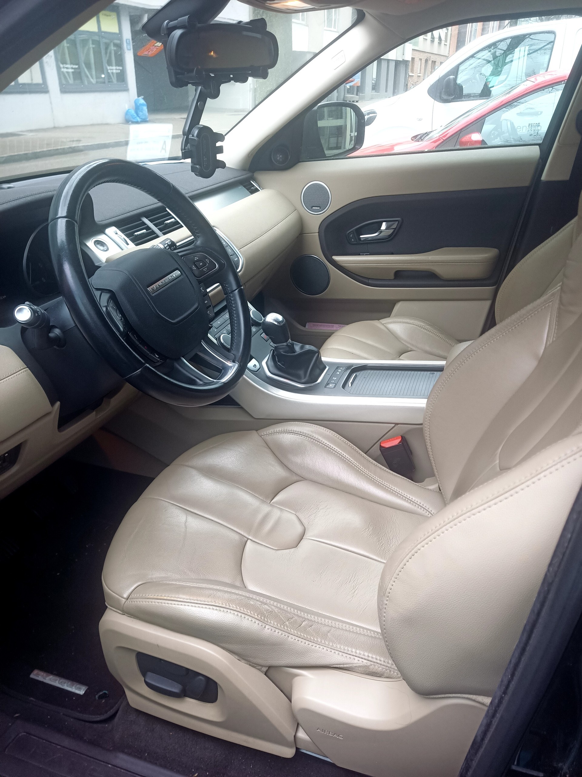 LAND ROVER Range Rover Evoque 2.2 TD4 Prestige-image-4