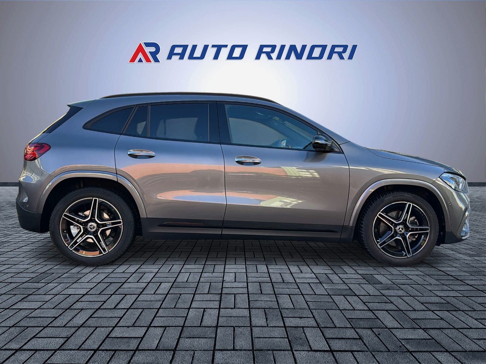 MERCEDES-BENZ GLA 200 7G-DCT-image-3