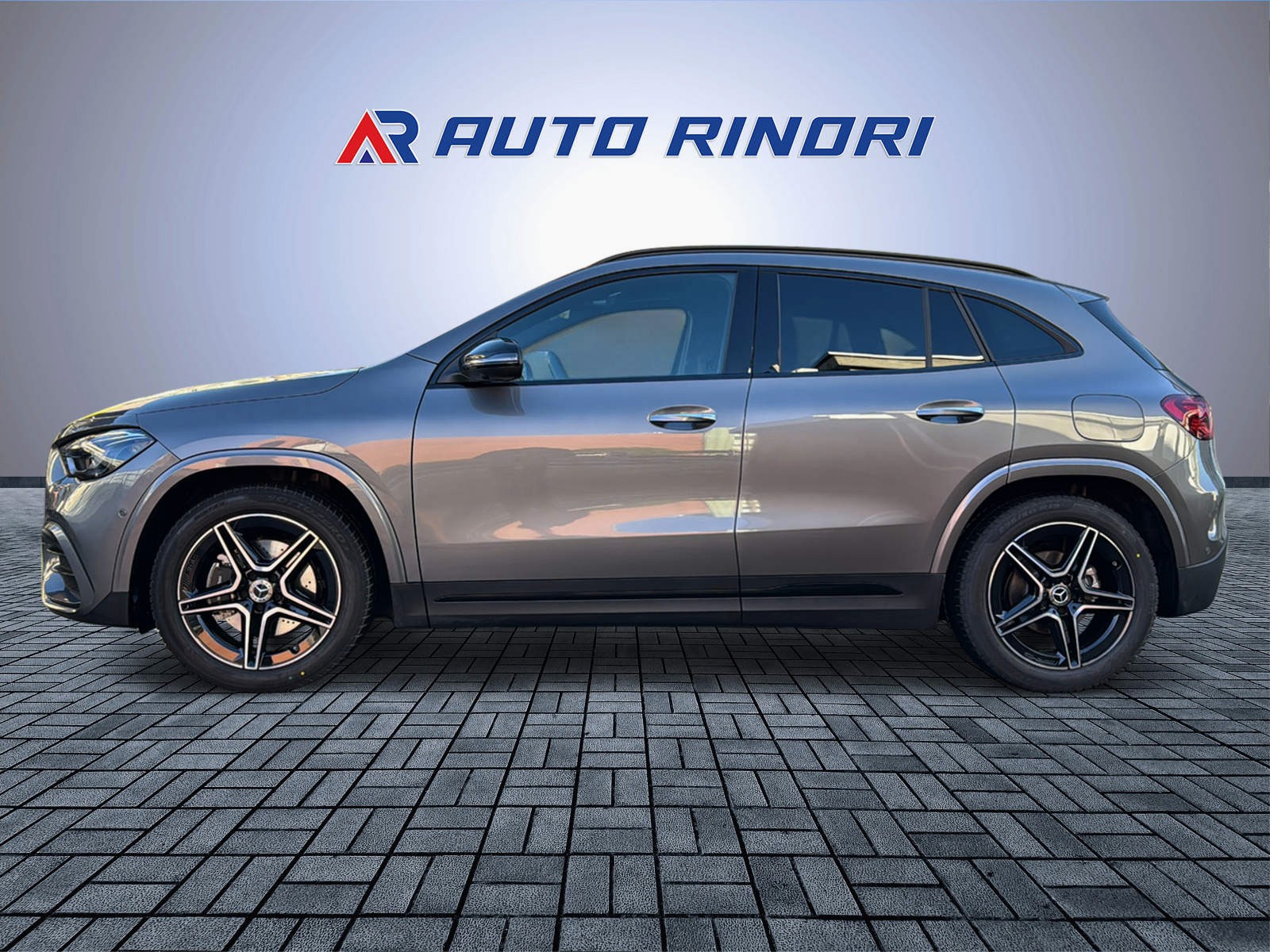 MERCEDES-BENZ GLA 200 7G-DCT-image-2