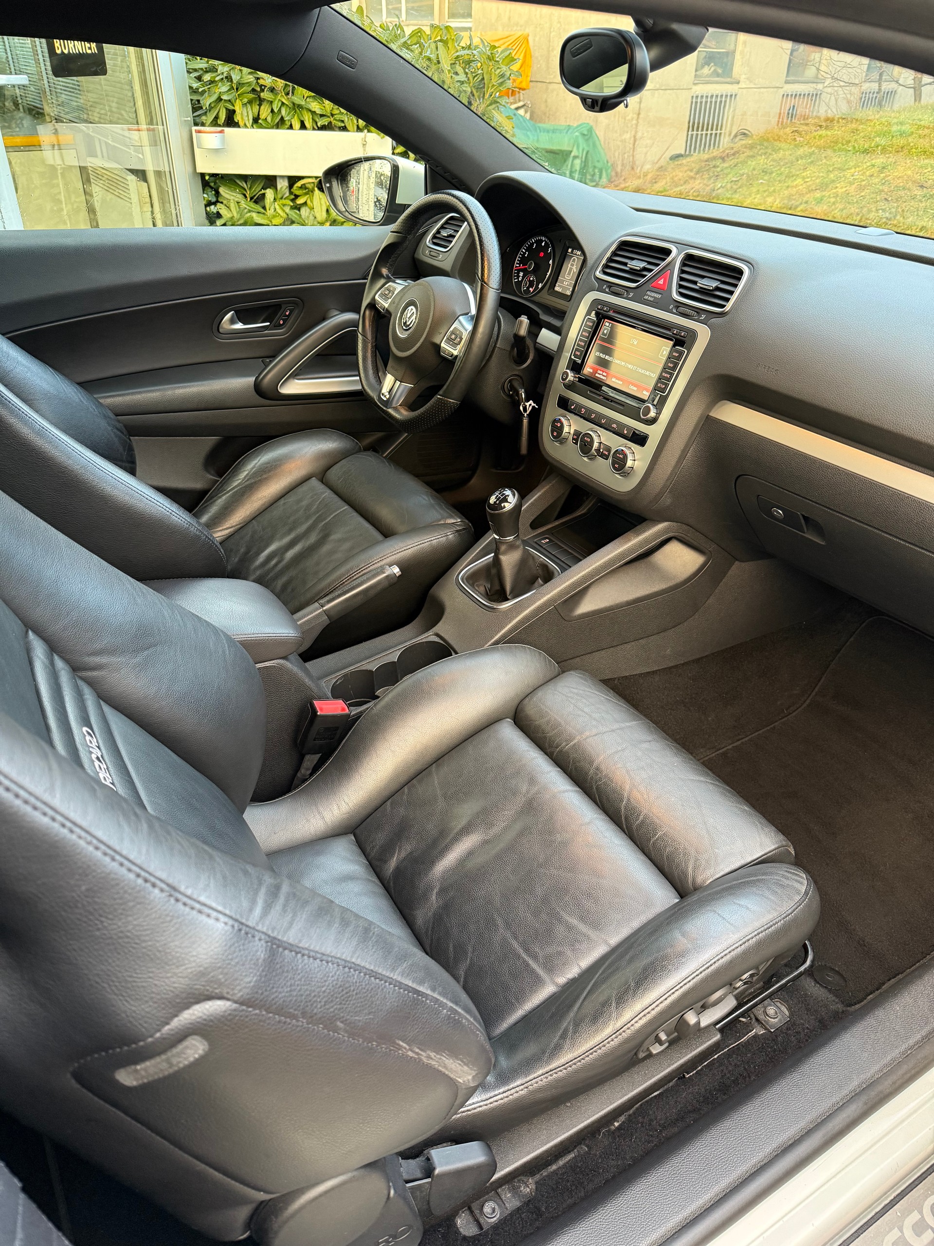 VW Scirocco 2.0 TSI-showroom-element-3
