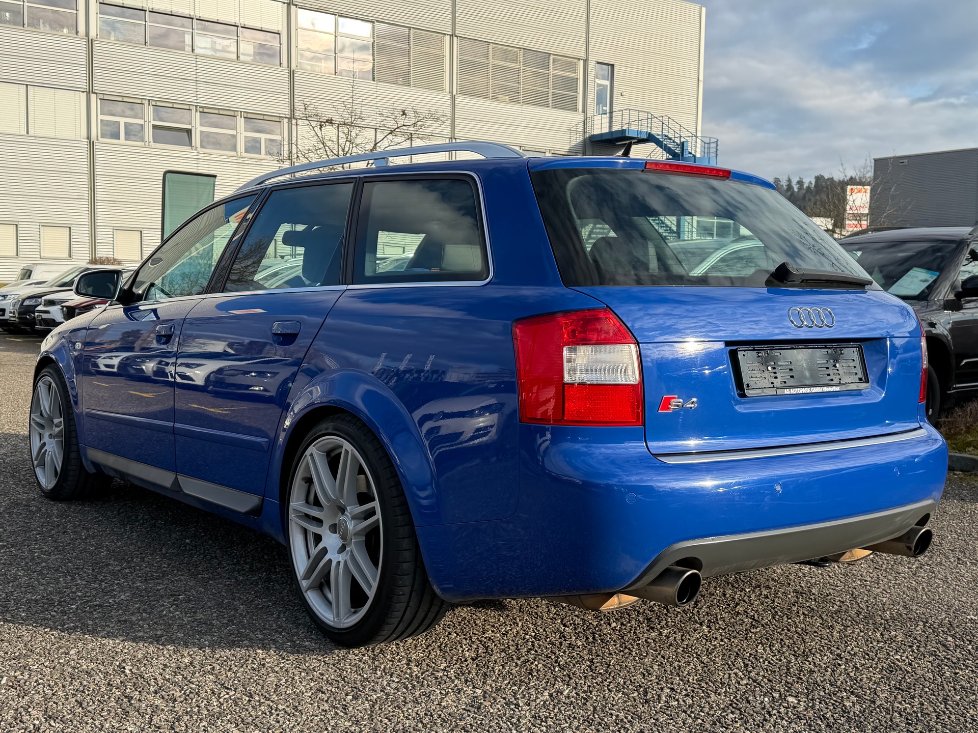 AUDI S4 Avant 4.2 V8 quattro-image-6