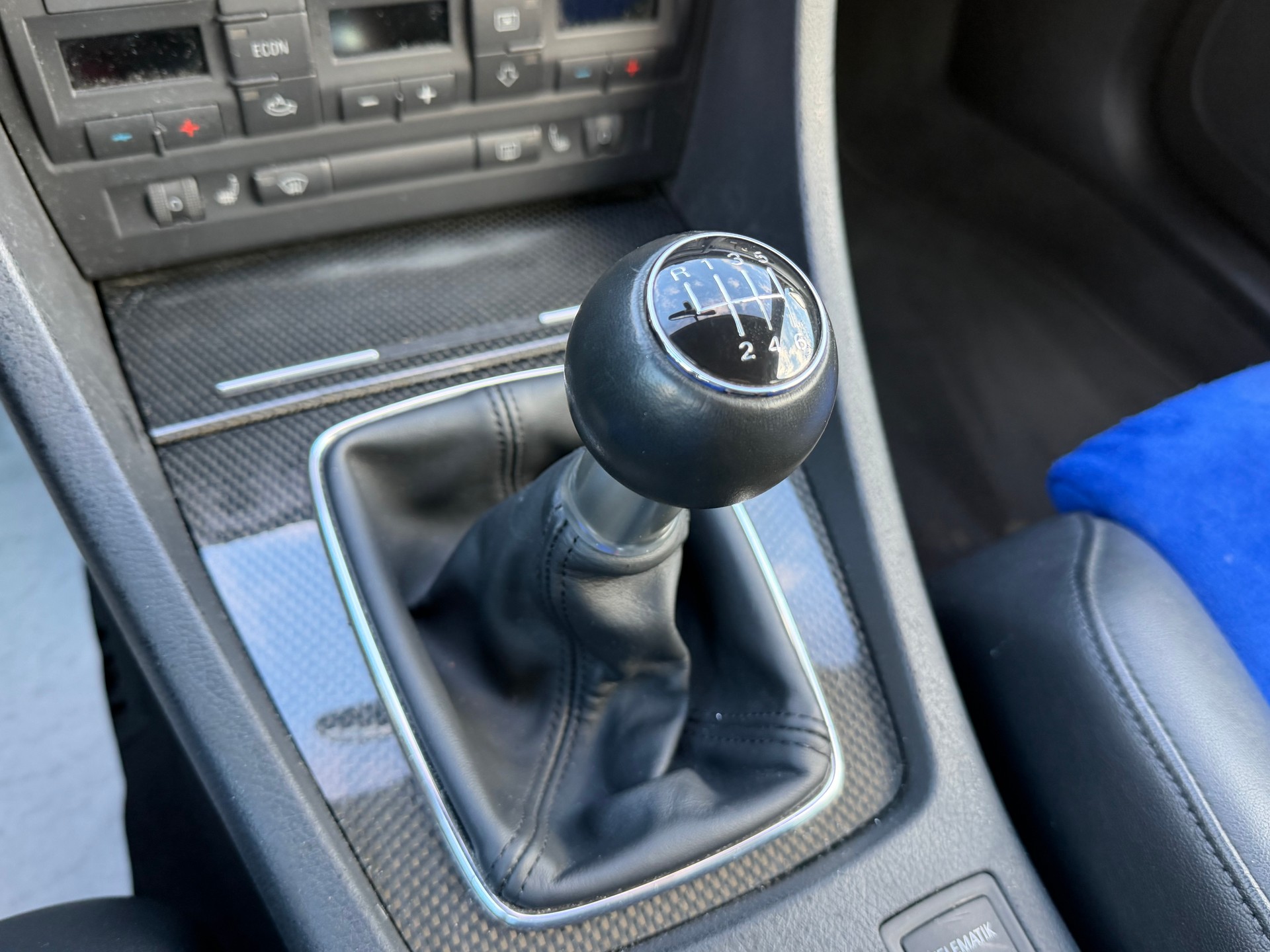 AUDI S4 Avant 4.2 V8 quattro-image-14
