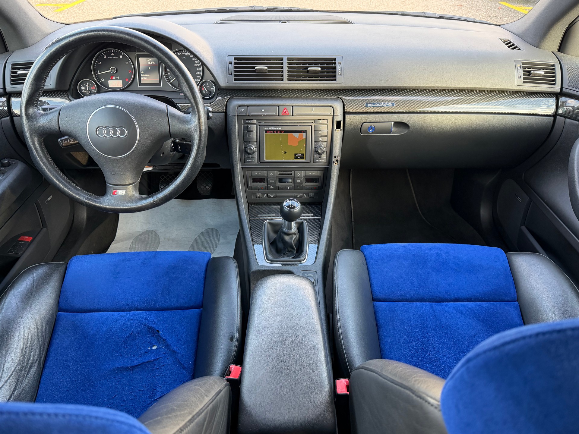 AUDI S4 Avant 4.2 V8 quattro-image-12