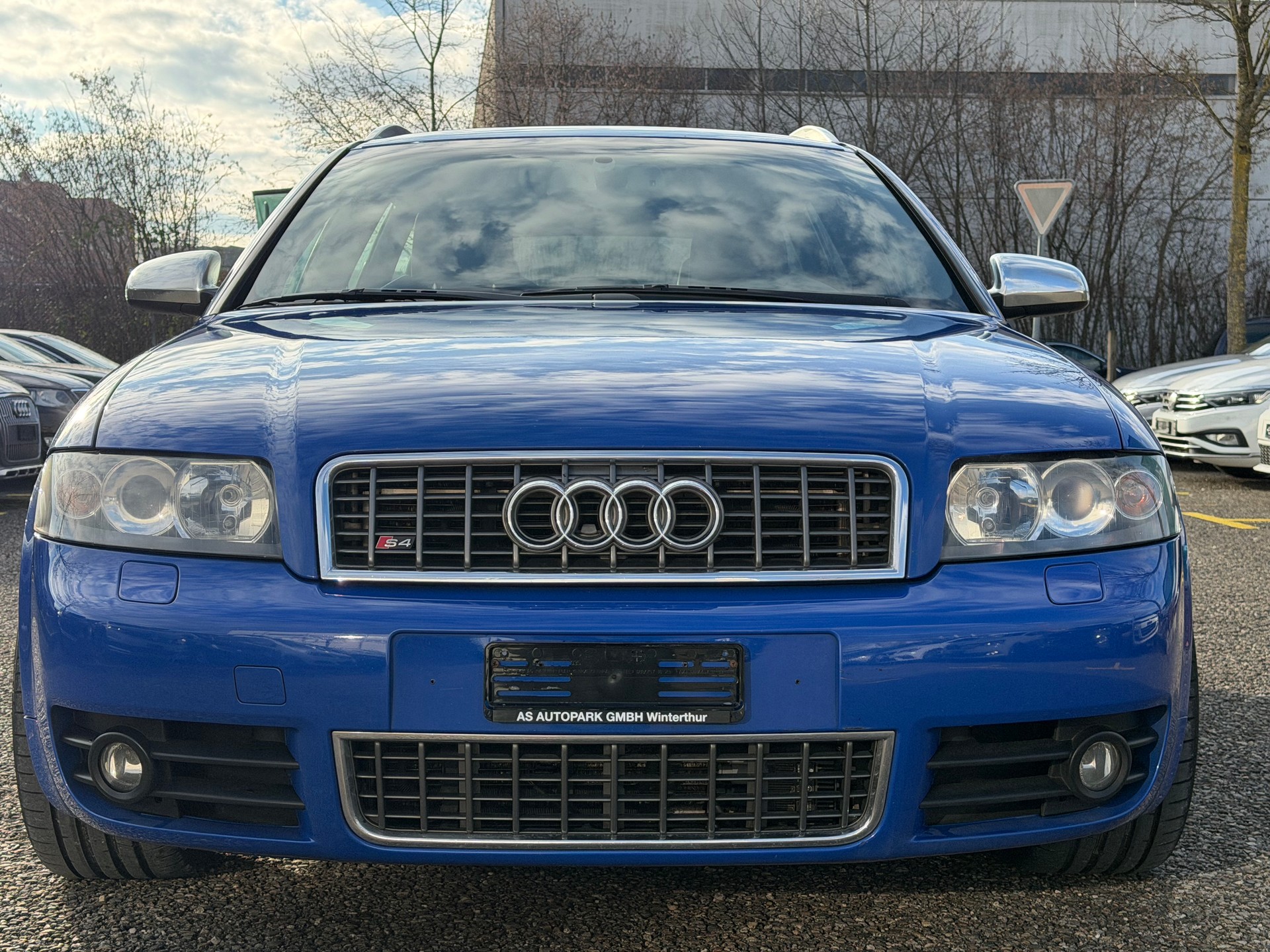 AUDI S4 Avant 4.2 V8 quattro-image-1