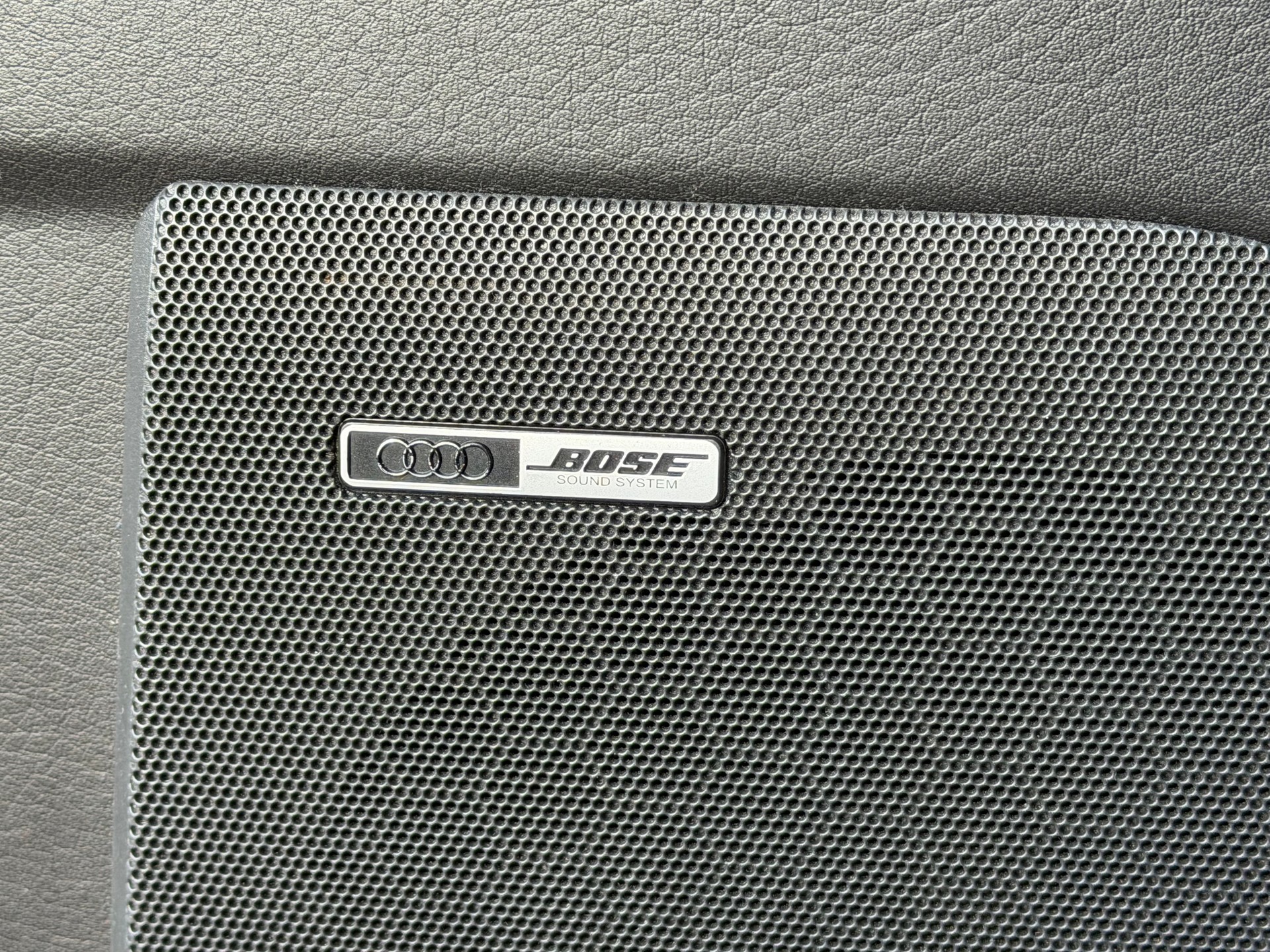 AUDI S4 Avant 4.2 V8 quattro-image-22