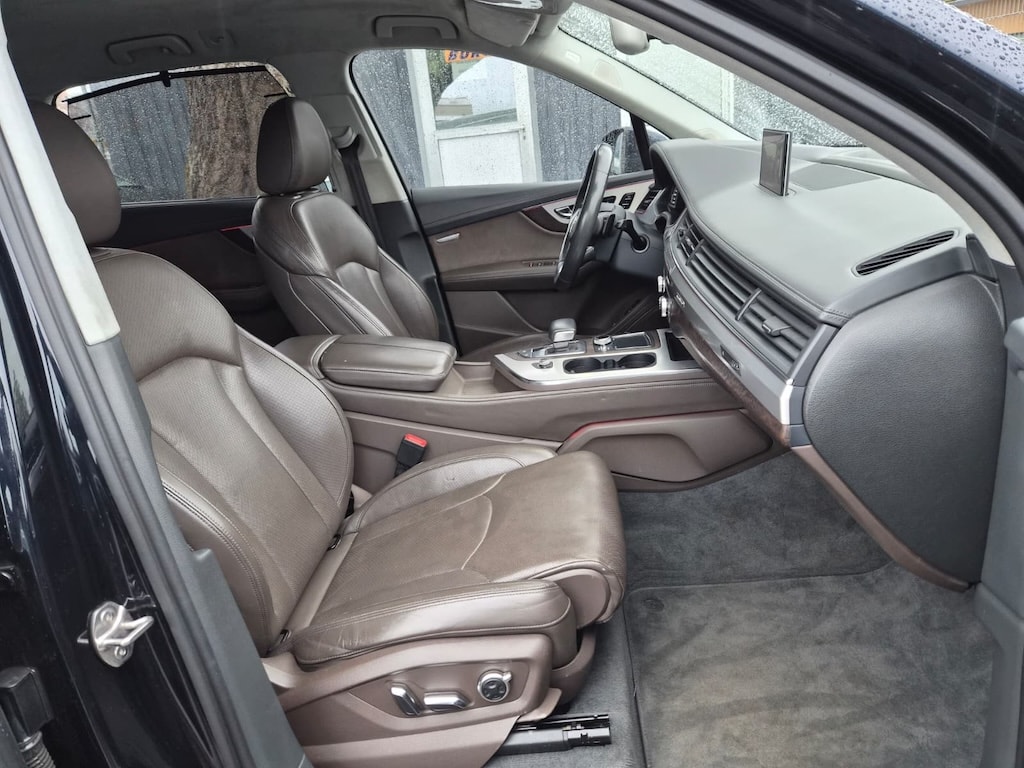 AUDI Q7 3.0 TDI quattro *7-Sitzer* *AHK* *Luftfederung*-image-10