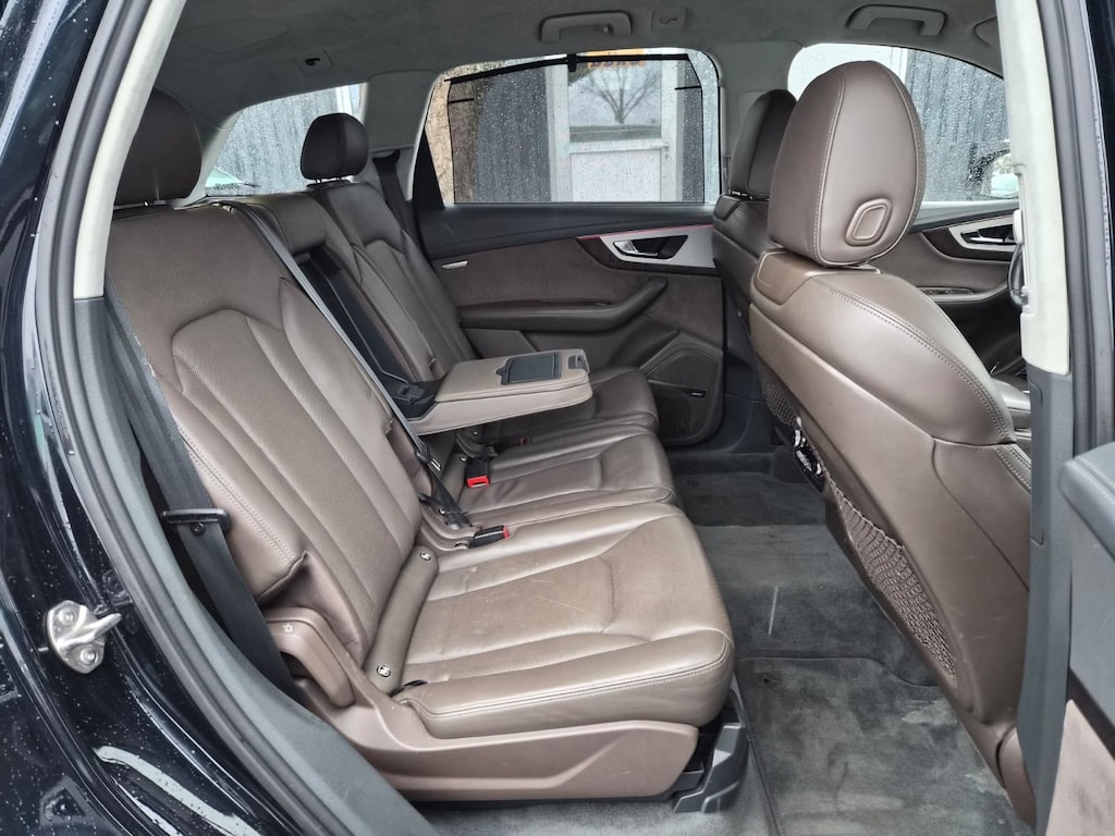 AUDI Q7 3.0 TDI quattro *7-Sitzer* *AHK* *Luftfederung*-image-8