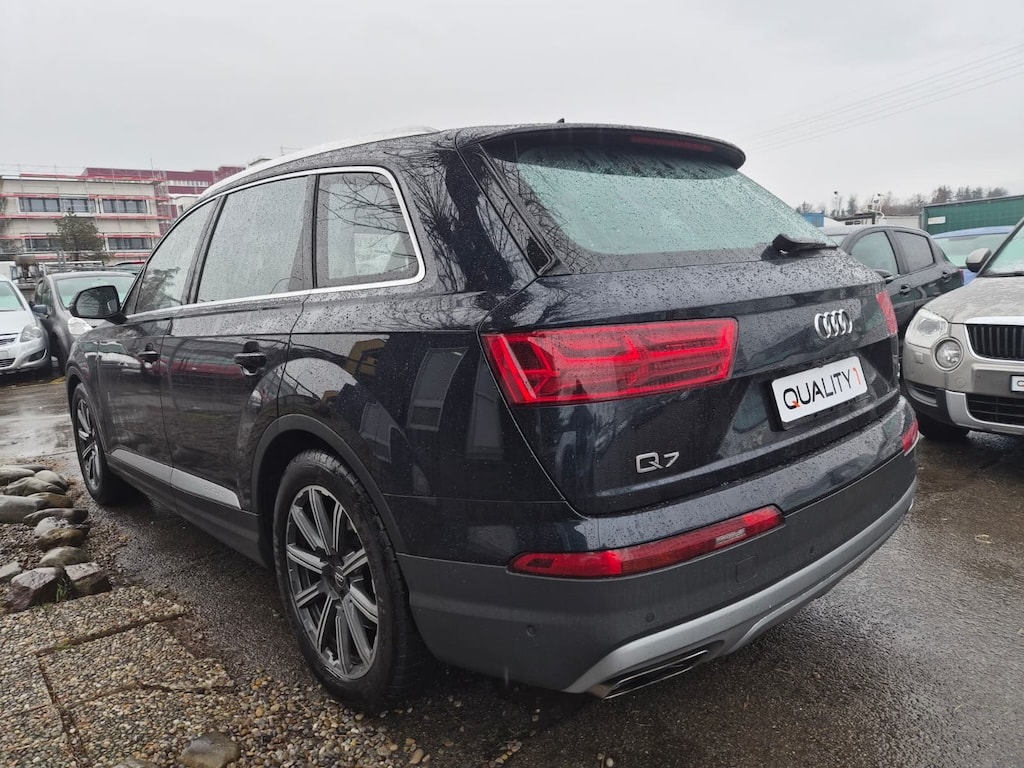 AUDI Q7 3.0 TDI quattro *7-Sitzer* *AHK* *Luftfederung*-image-3