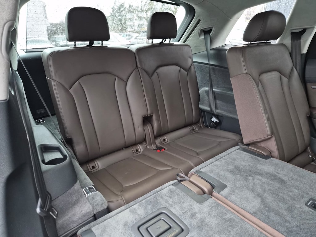 AUDI Q7 3.0 TDI quattro *7-Sitzer* *AHK* *Luftfederung*-image-9