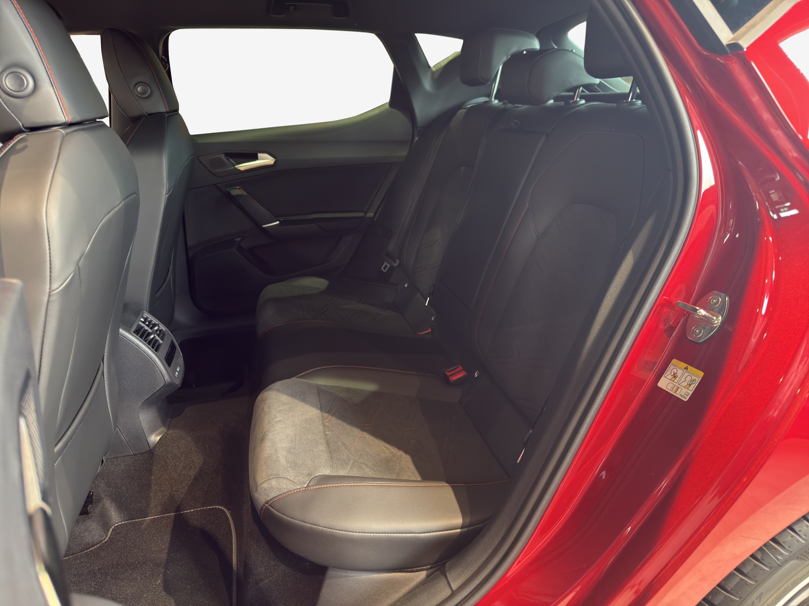 SEAT Leon 1.5 eTSI mHEV DSG Move FR-image-11