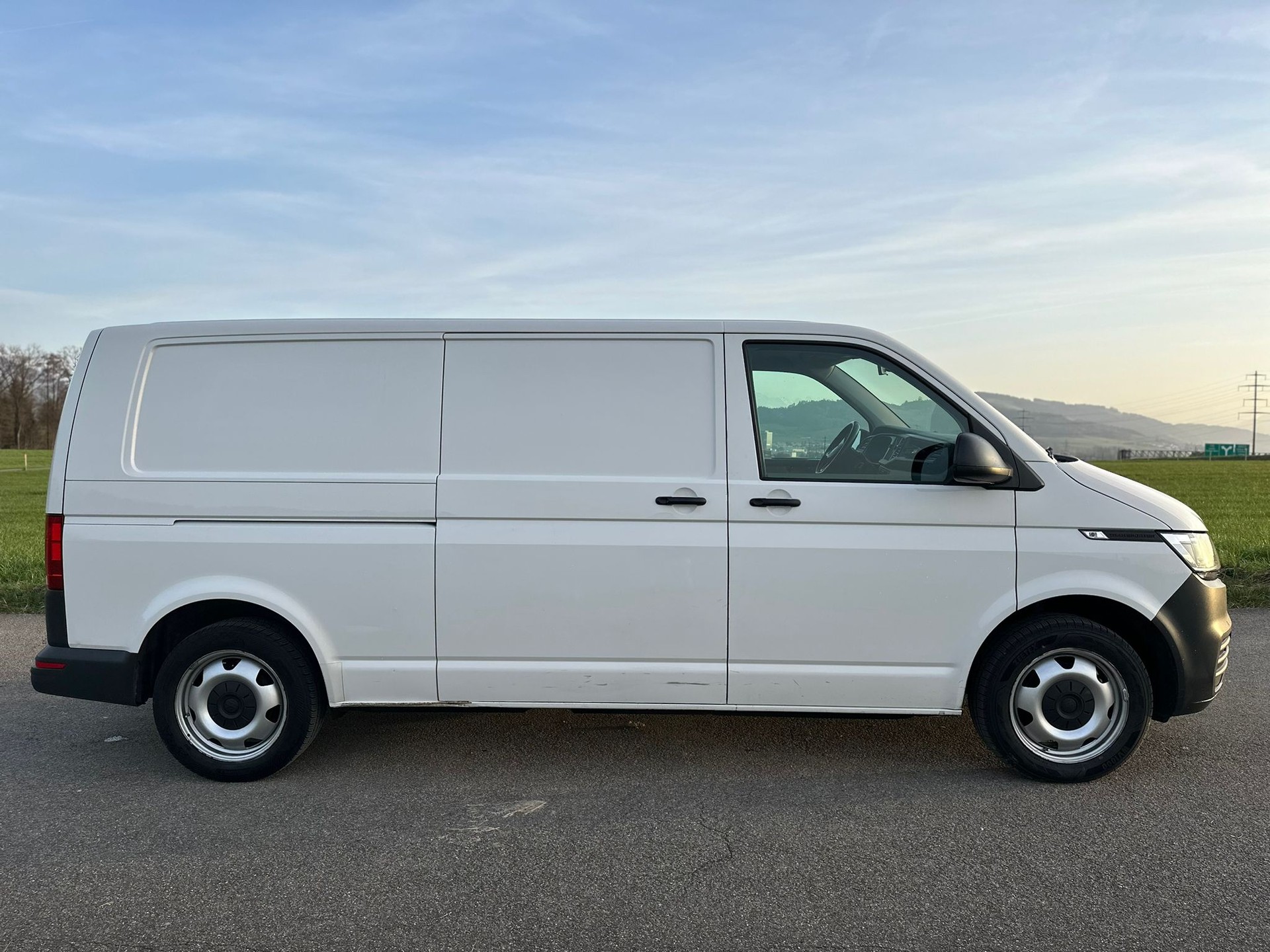 VW T6.1 2.0 TDI-image-4