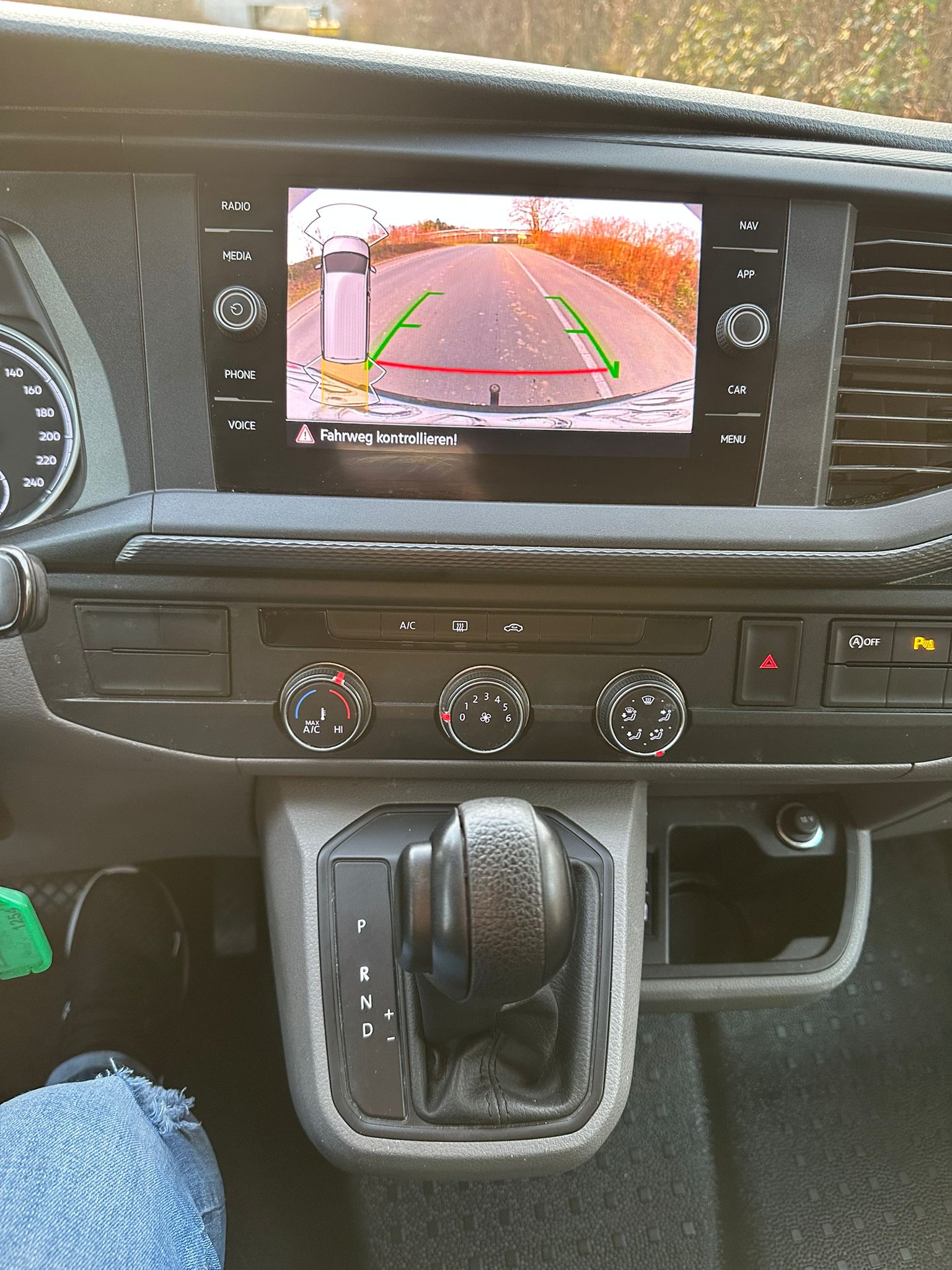 VW T6.1 2.0 TDI-image-15