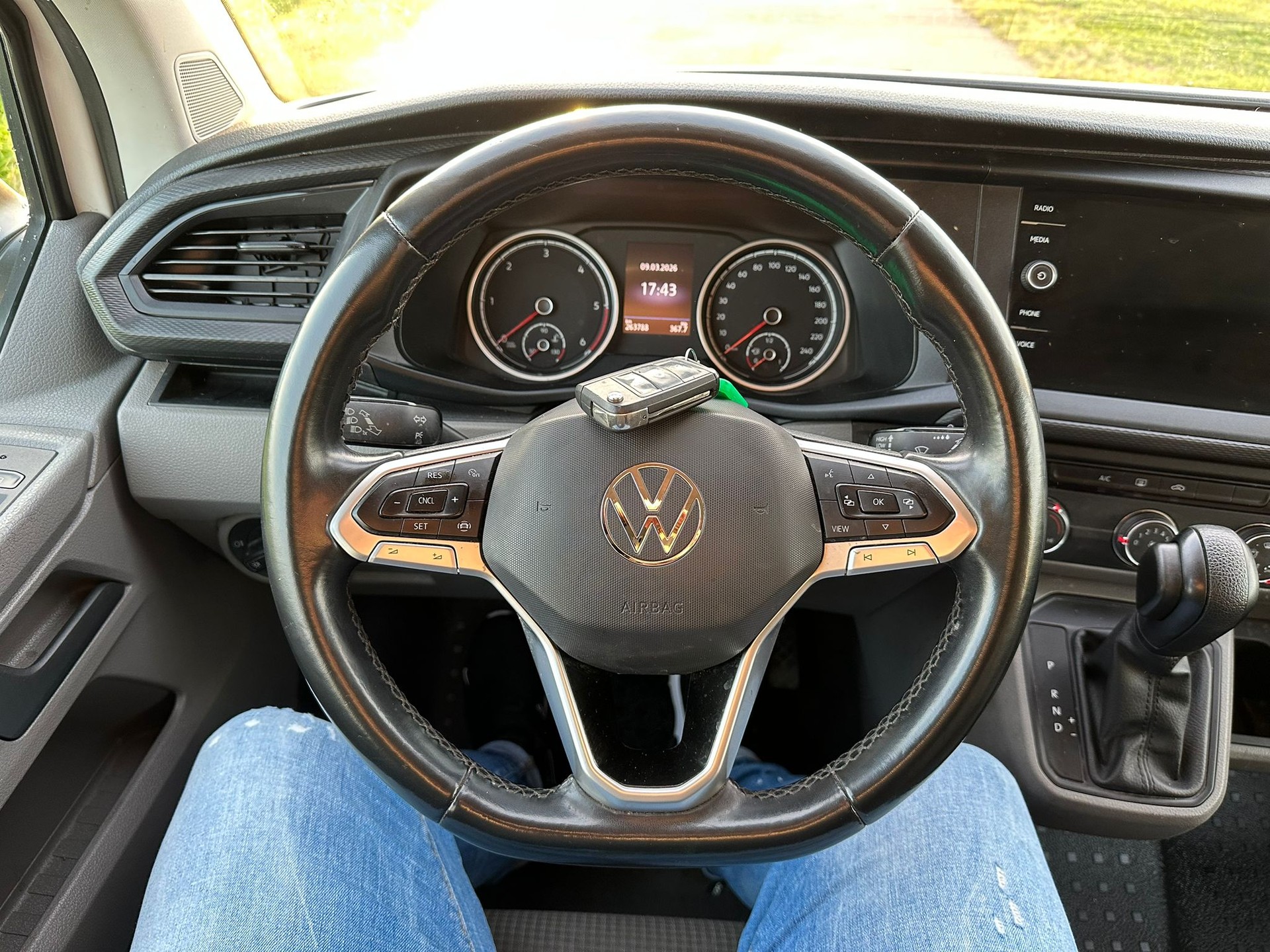 VW T6.1 2.0 TDI-image-11