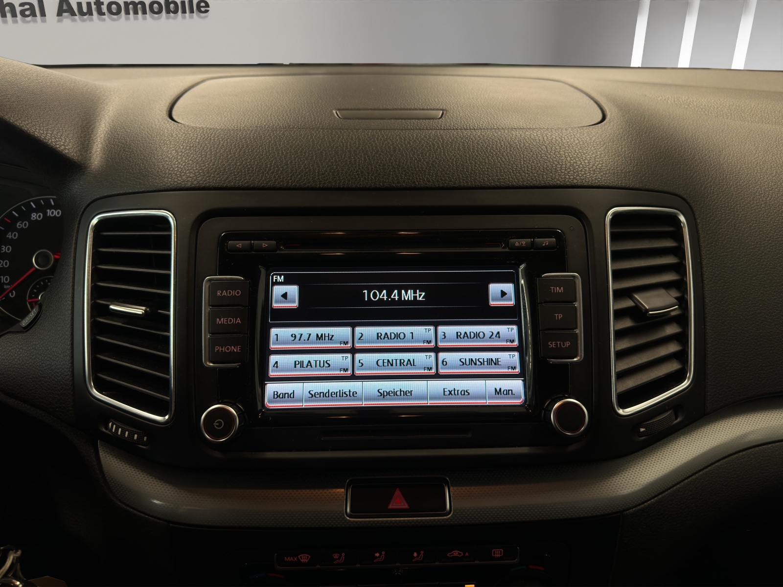 VW Sharan 2.0 TDI BlueMotion Technology Trendline DSG 7-Plätzer-image-11